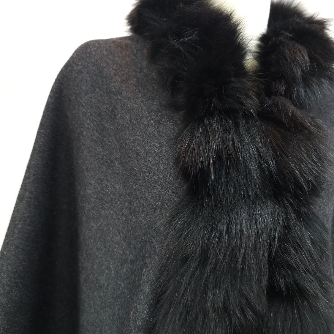 캐시미어 울 폭스퍼 블랙 판초 케이프 망토 상품이미지4