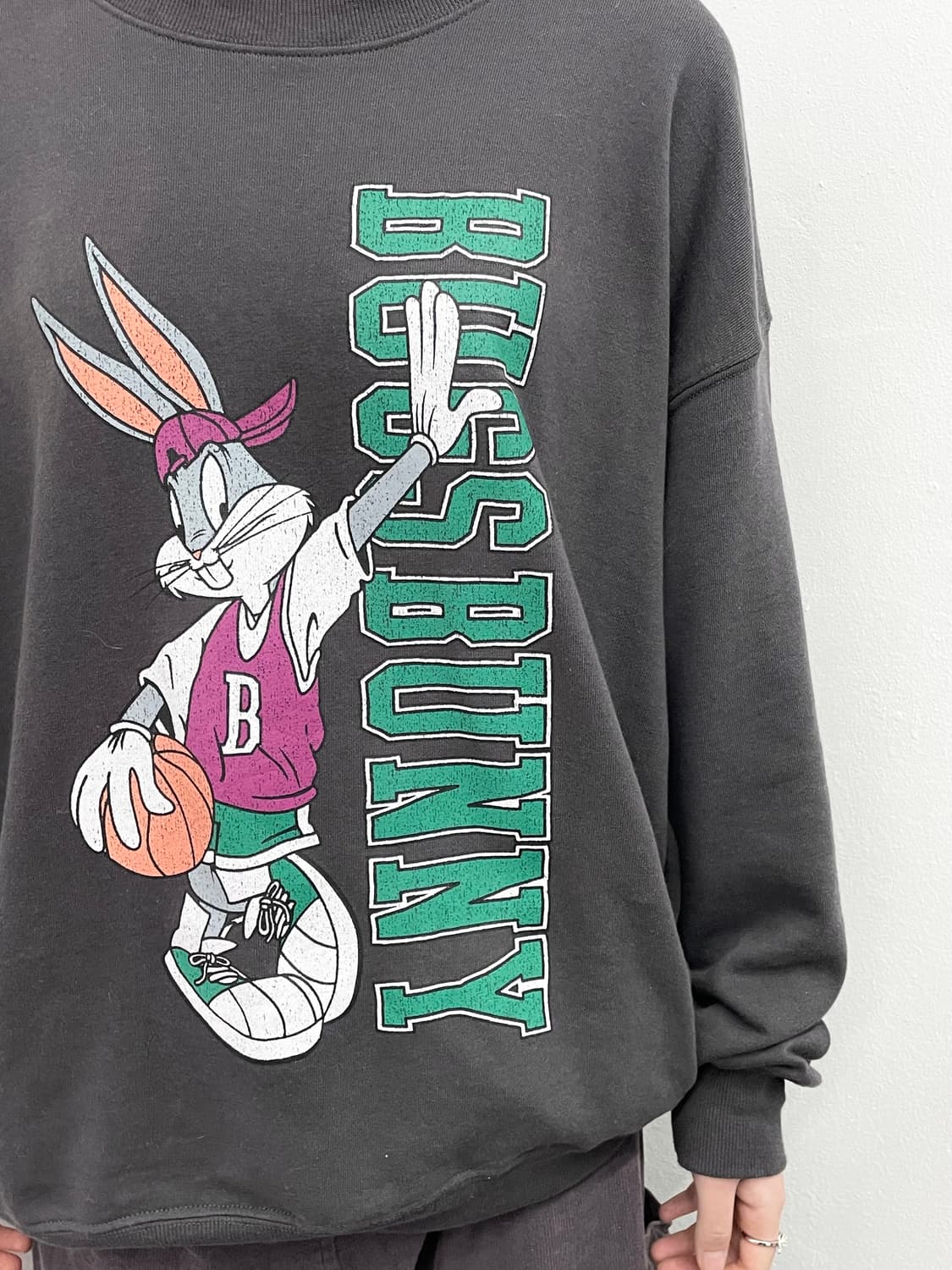 루니툰즈 벅스버니 맨투맨 상품이미지3