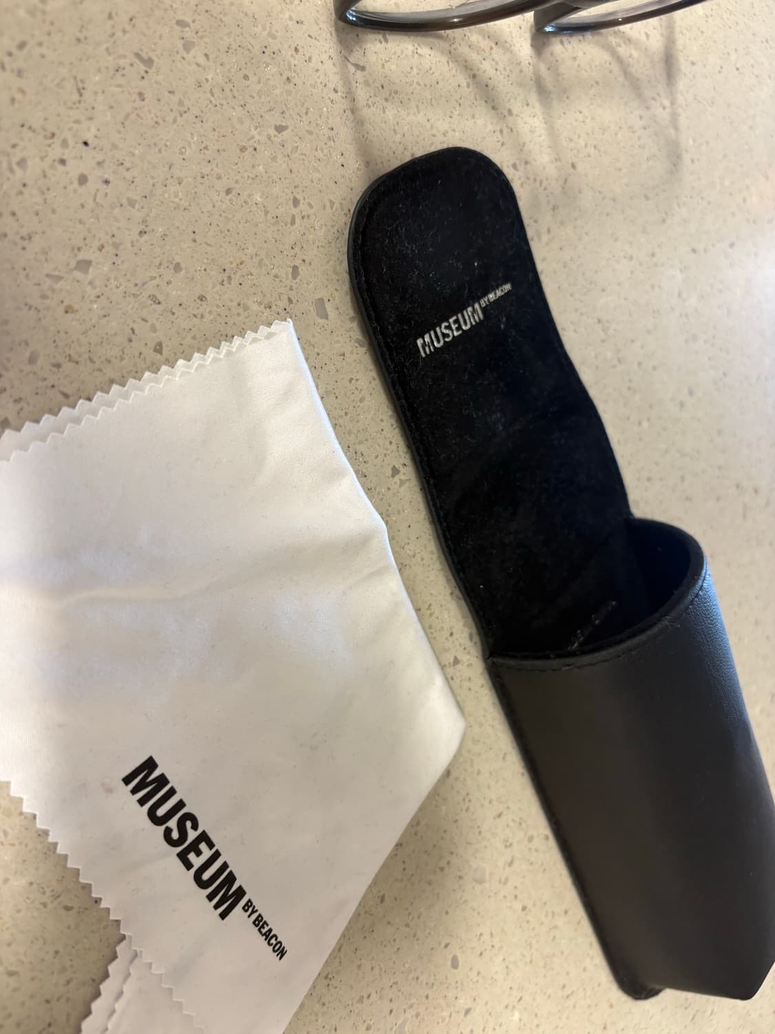 뮤지엄바이비컨 MUSEUM.75 C2 검정 뿔테 안경 상품이미지5