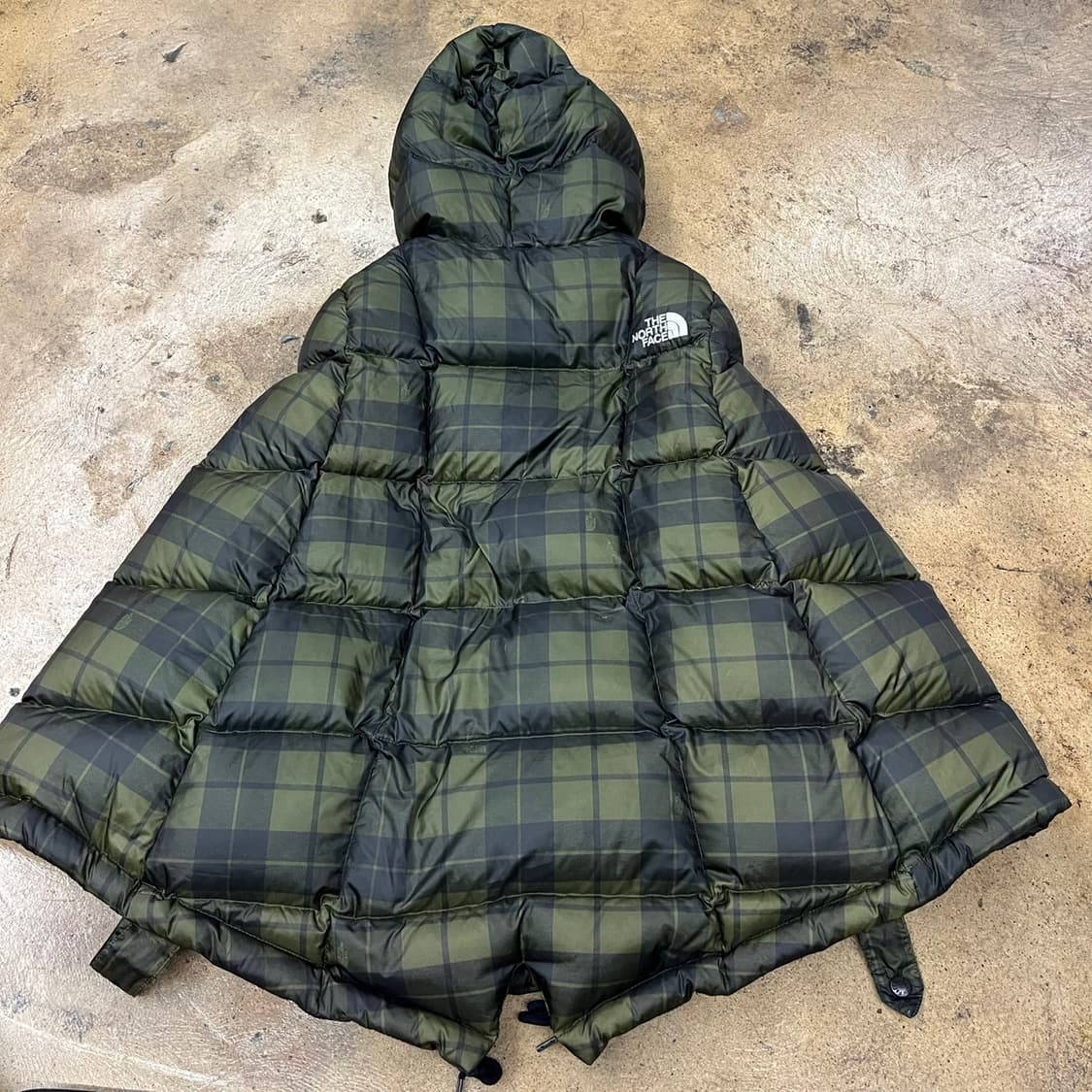 노스페이스 케이프 망토 카키 패딩 80 상품이미지3