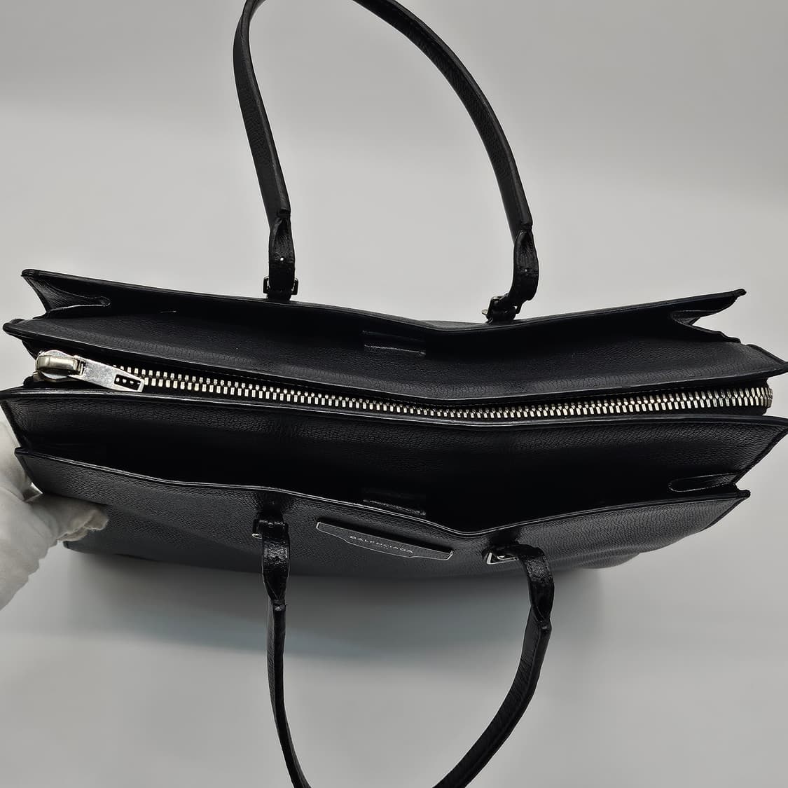 정품 발렌시아가 시티 플레이트 포트폴리오백 상품이미지6