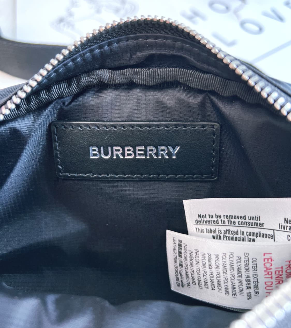 [새상품급] 버버리 캐논 나일론 벨트백 블랙 상품이미지8