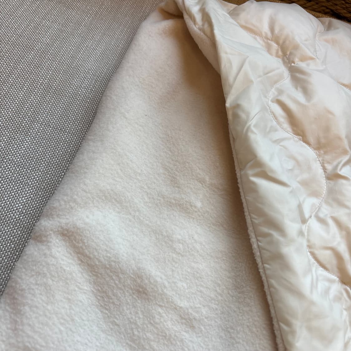 만다리나덕 아이보리 패딩 퀼팅 머플러 상품이미지7