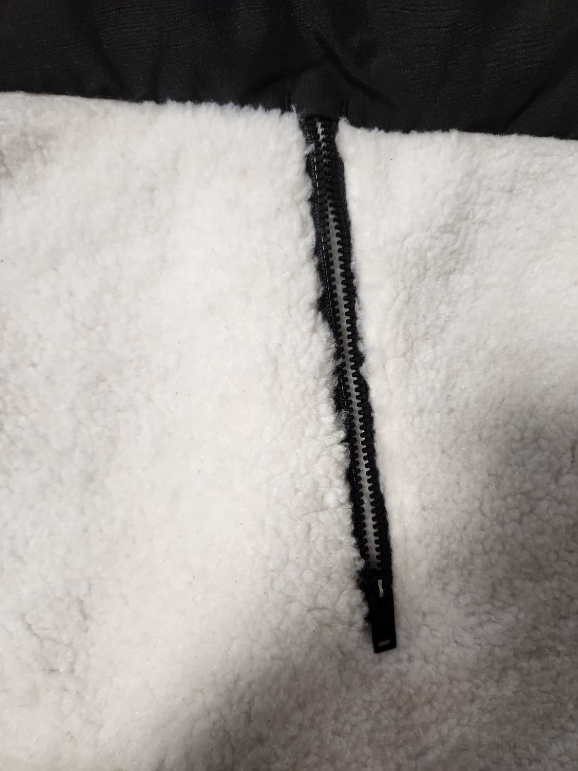 새상품급)닥스 골프 남성 블랙 구스다운 플리스 베스트 사이즈100(L)
 상품이미지3