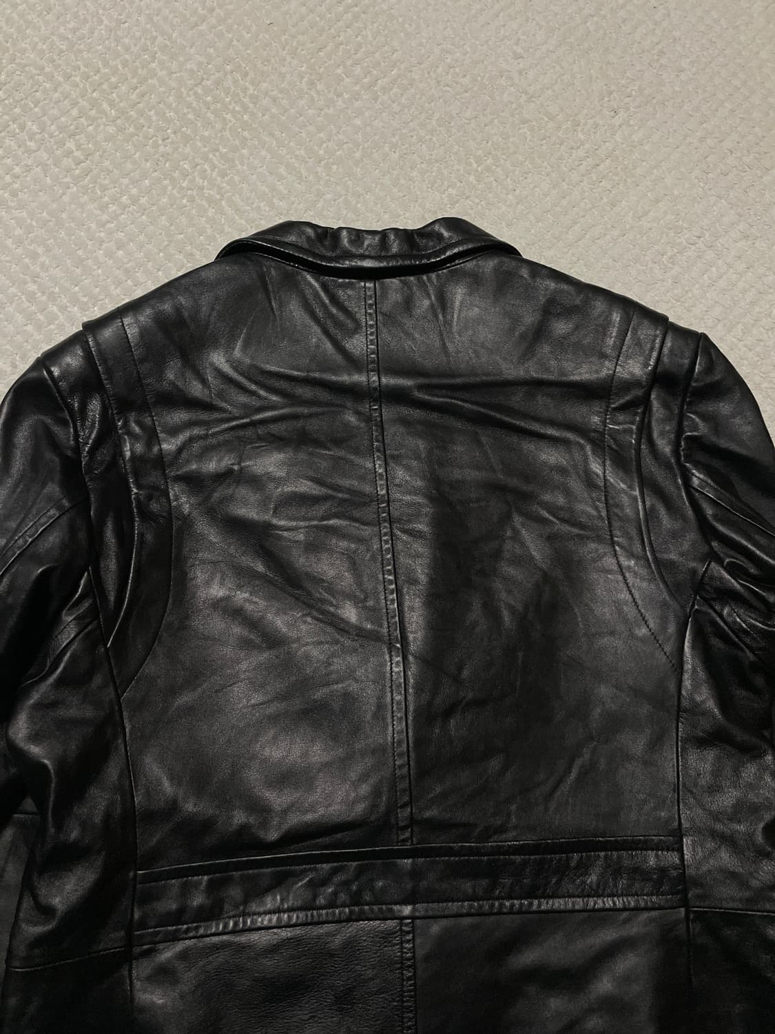 Juun.J 정욱준 LONE 웨스턴 무드 램스킨 양가죽 절개 레더 자켓 상품이미지7