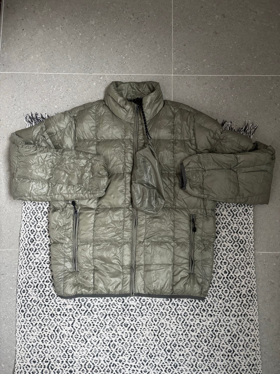 디스이즈네버댓 25fw 라이트다운 경량패딩 S 상품이미지2