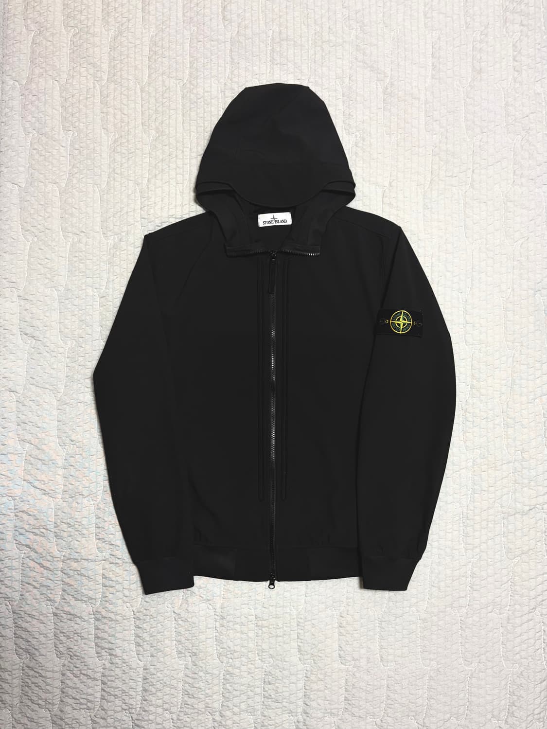 스톤아일랜드 소프트쉘 후드집업 상품이미지1