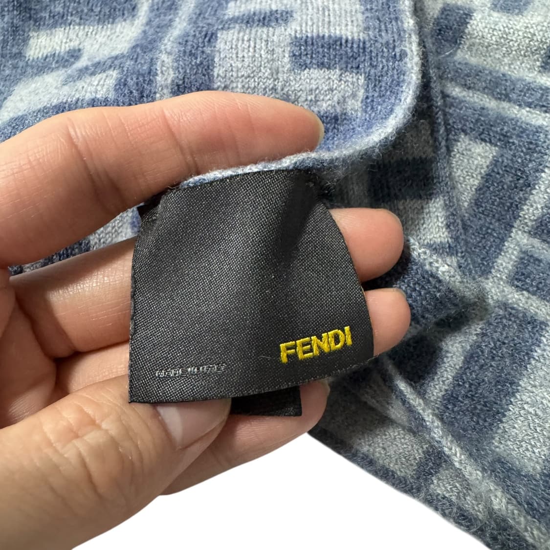 정품 펜디 쥬카 양면 머플러 상품이미지3