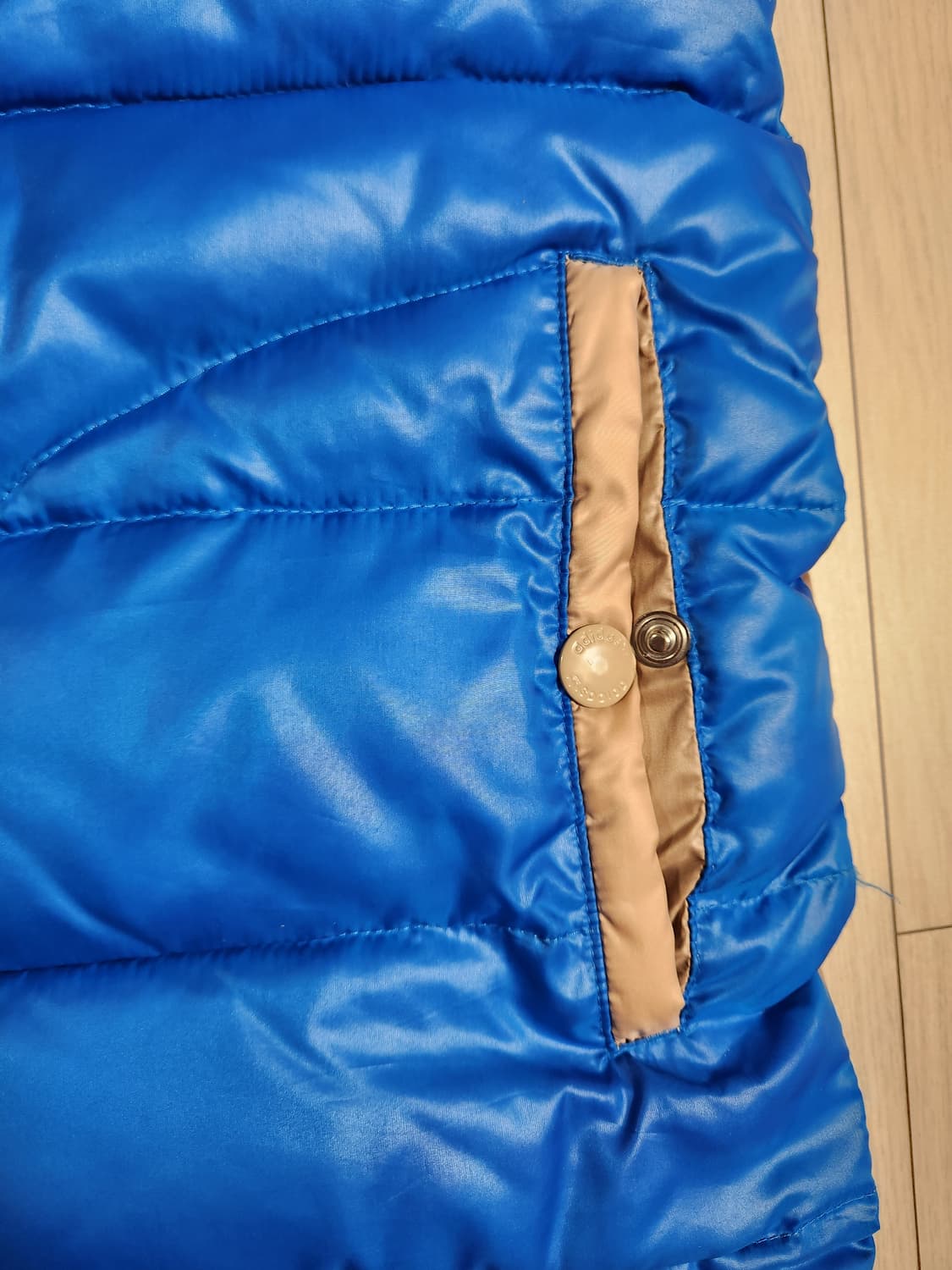 새상품급)아디다스 오리지널 패딩조끼 AC 베스트 (O57764) 사이즈L 상품이미지4