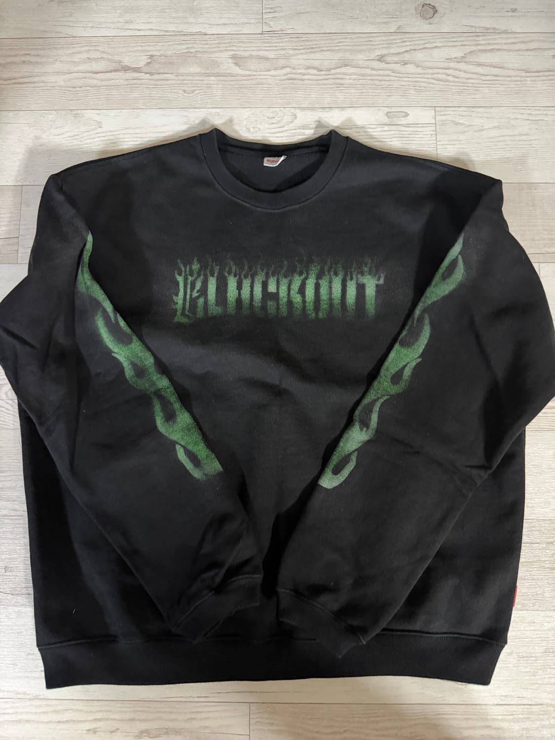 블랙아웃 플레임 스웻셔츠 상품이미지1