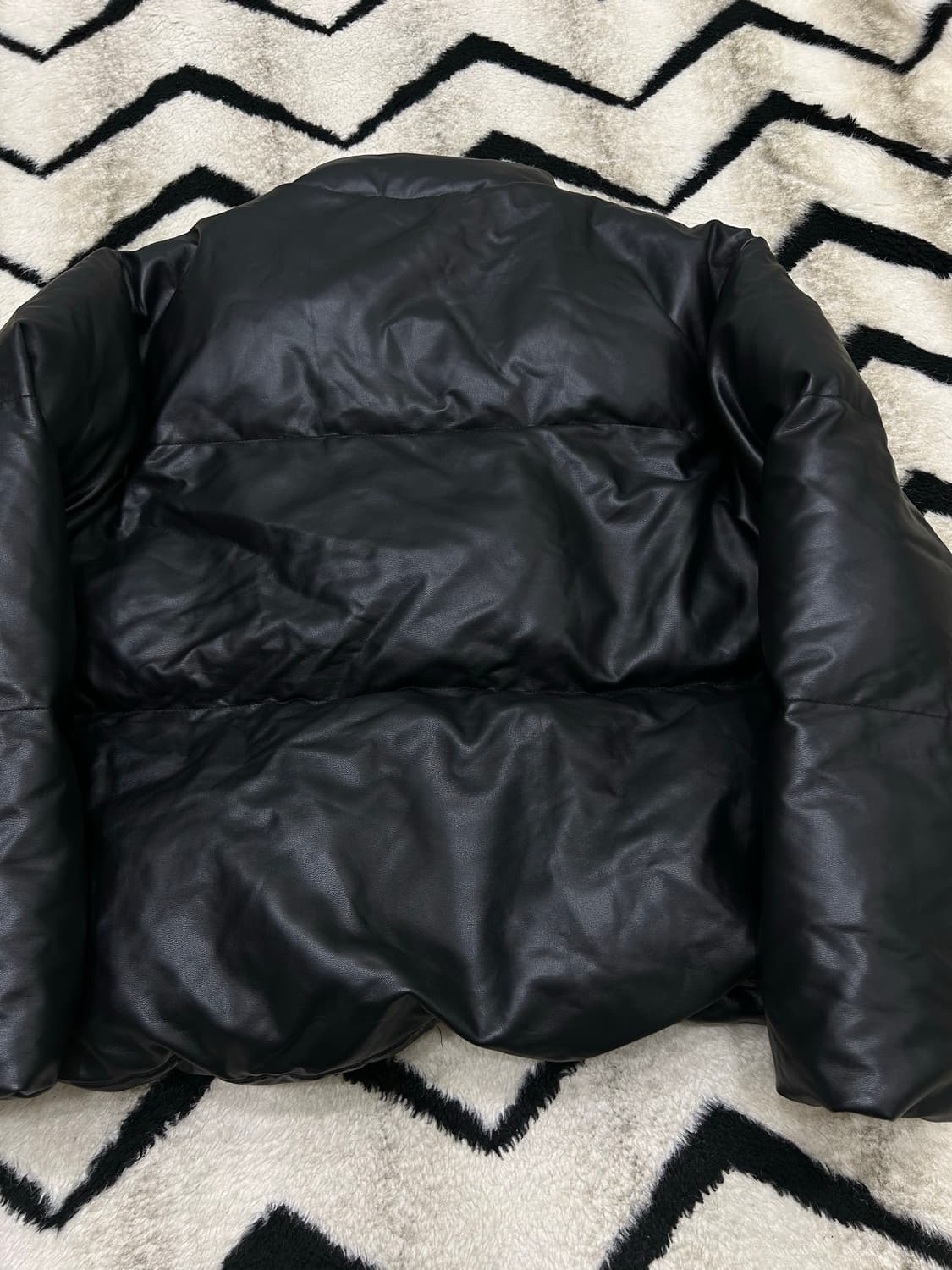 [M]무신사스탠다드 레더 푸퍼 숏 패딩/블랙 상품이미지5