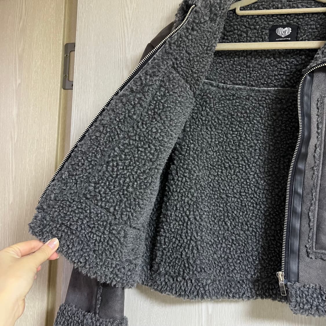 러부이즈트루 크롭 무스탕 새제품 상품이미지4