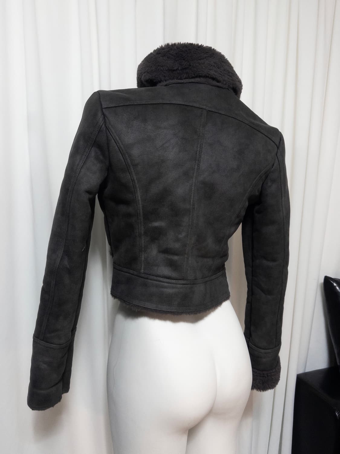 Grey fur shearling jacket 상품이미지3