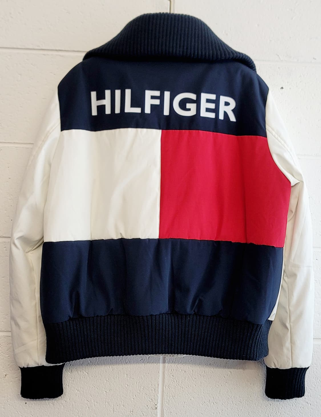 타미힐피거(여성용) 하이넥 숏패딩점퍼(자켓) 판매 상품이미지3