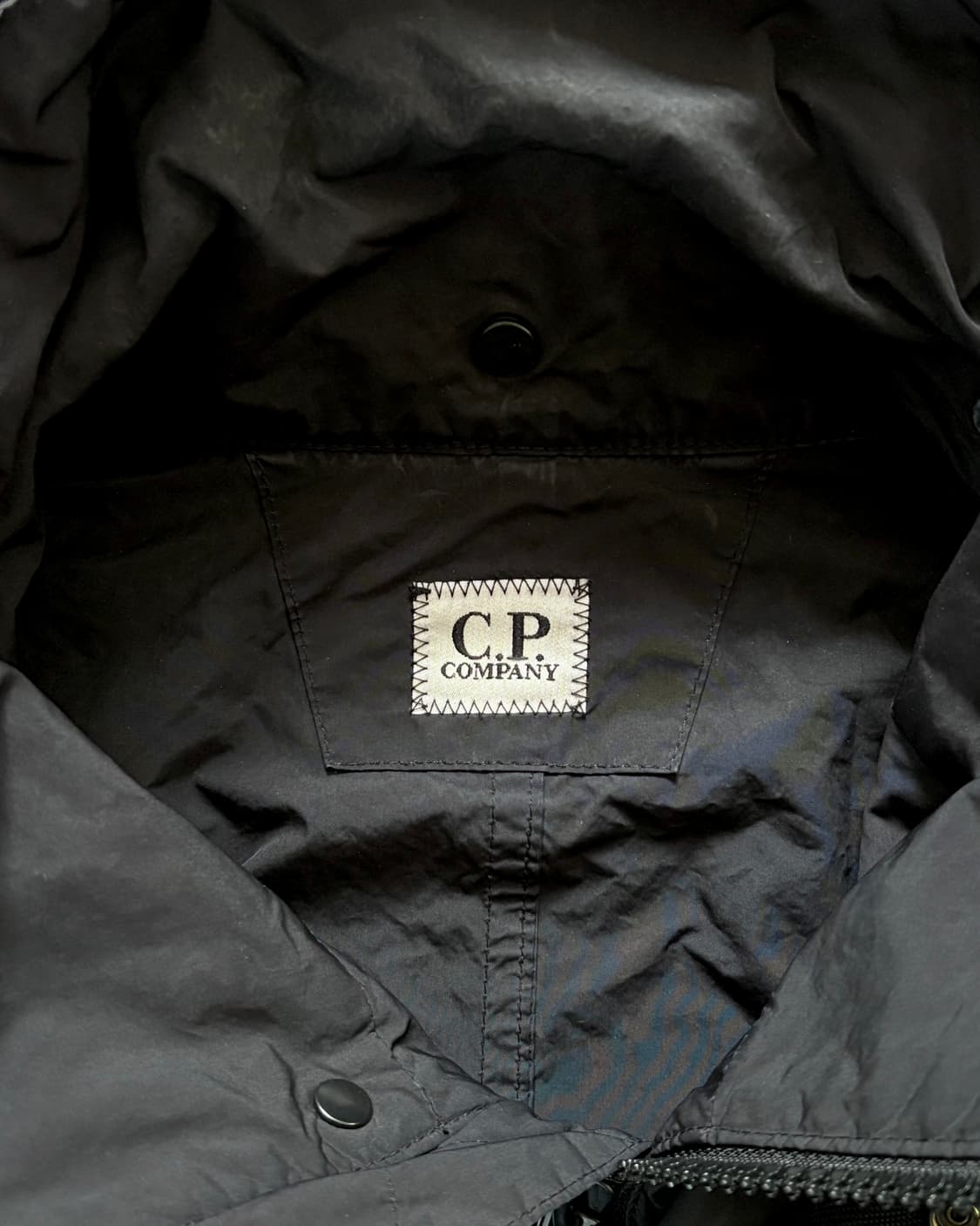 C.P. Company 씨피컴퍼니 블랙 고글 바람막이 자켓 상품이미지3