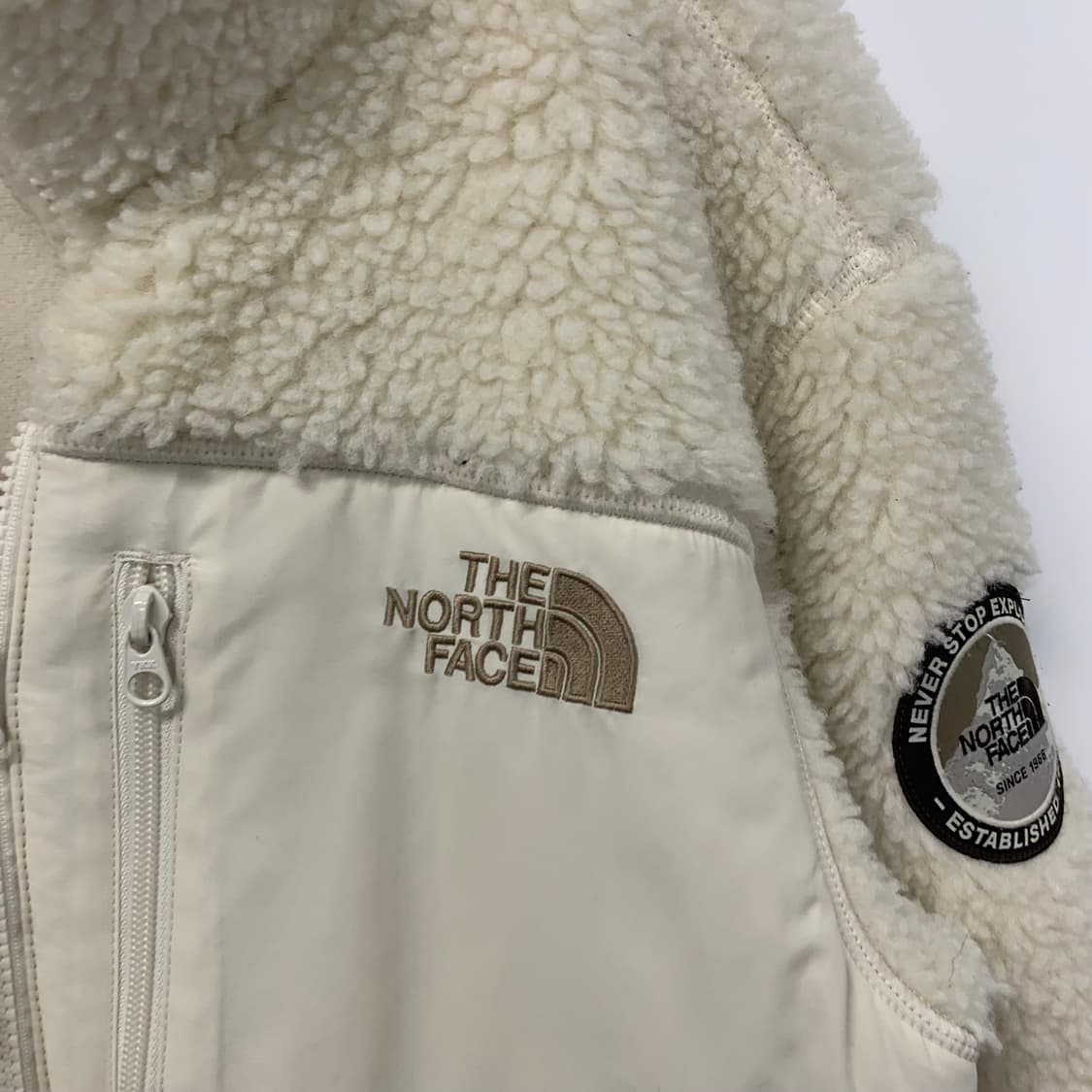 노스페이스 플레이 크림 화이트 쉐르파 자켓 상품이미지4