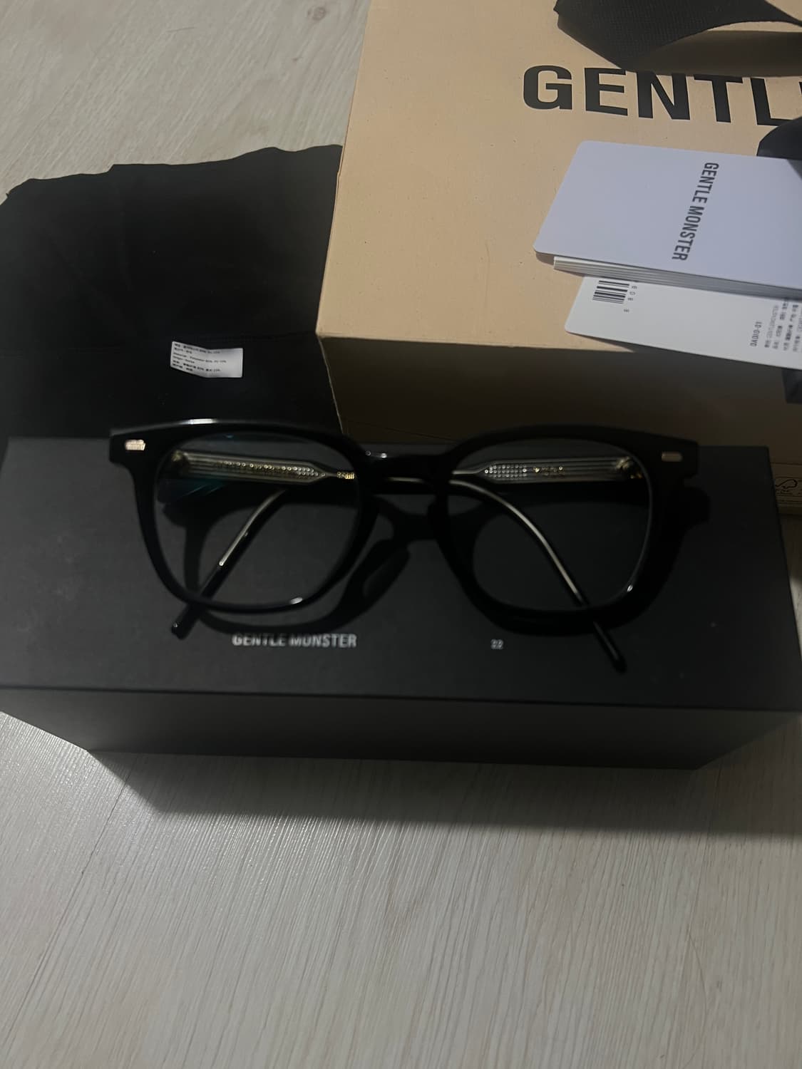 젠틀몬스터 KUBO 블랙 안경 상품이미지1