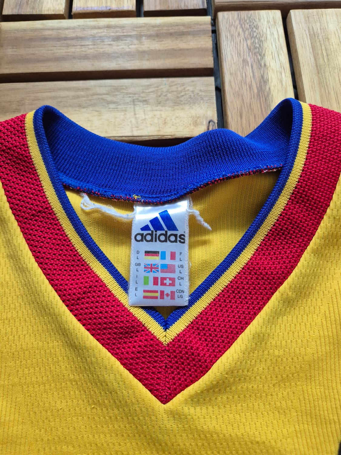 Adidas 98-00 romania home shirt (size L 상품이미지5