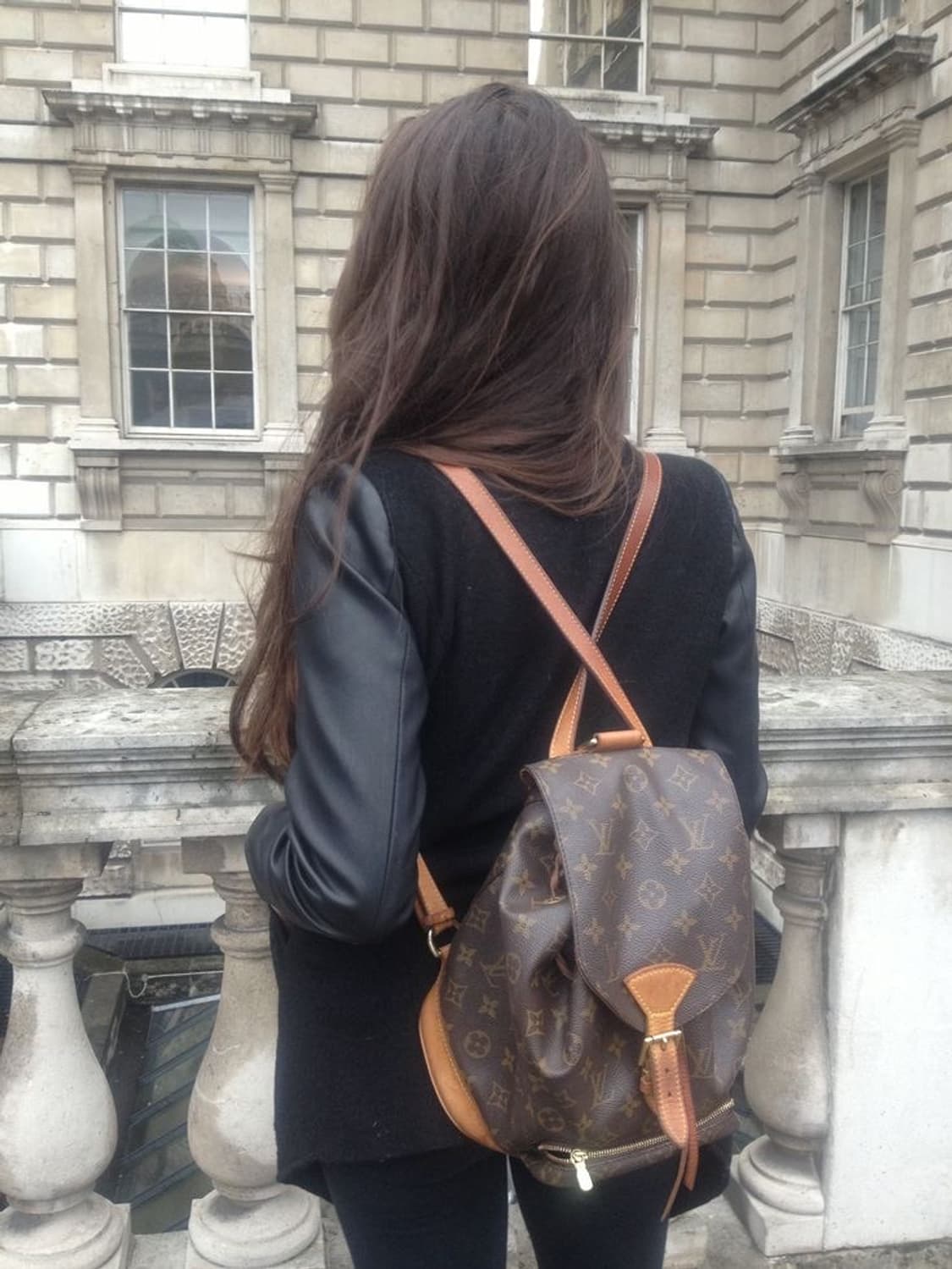 루이비통 몽수리 백팩 상품이미지2