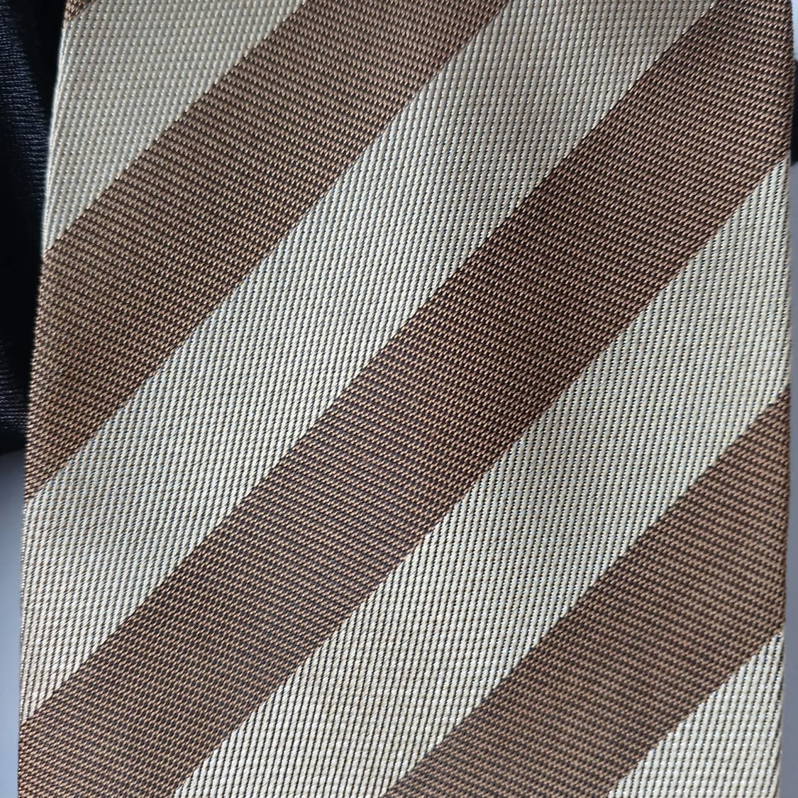 입생로랑 실크레지멘탈 스트라이프 넥타이 9.6cm A등급 A19803
 상품이미지6