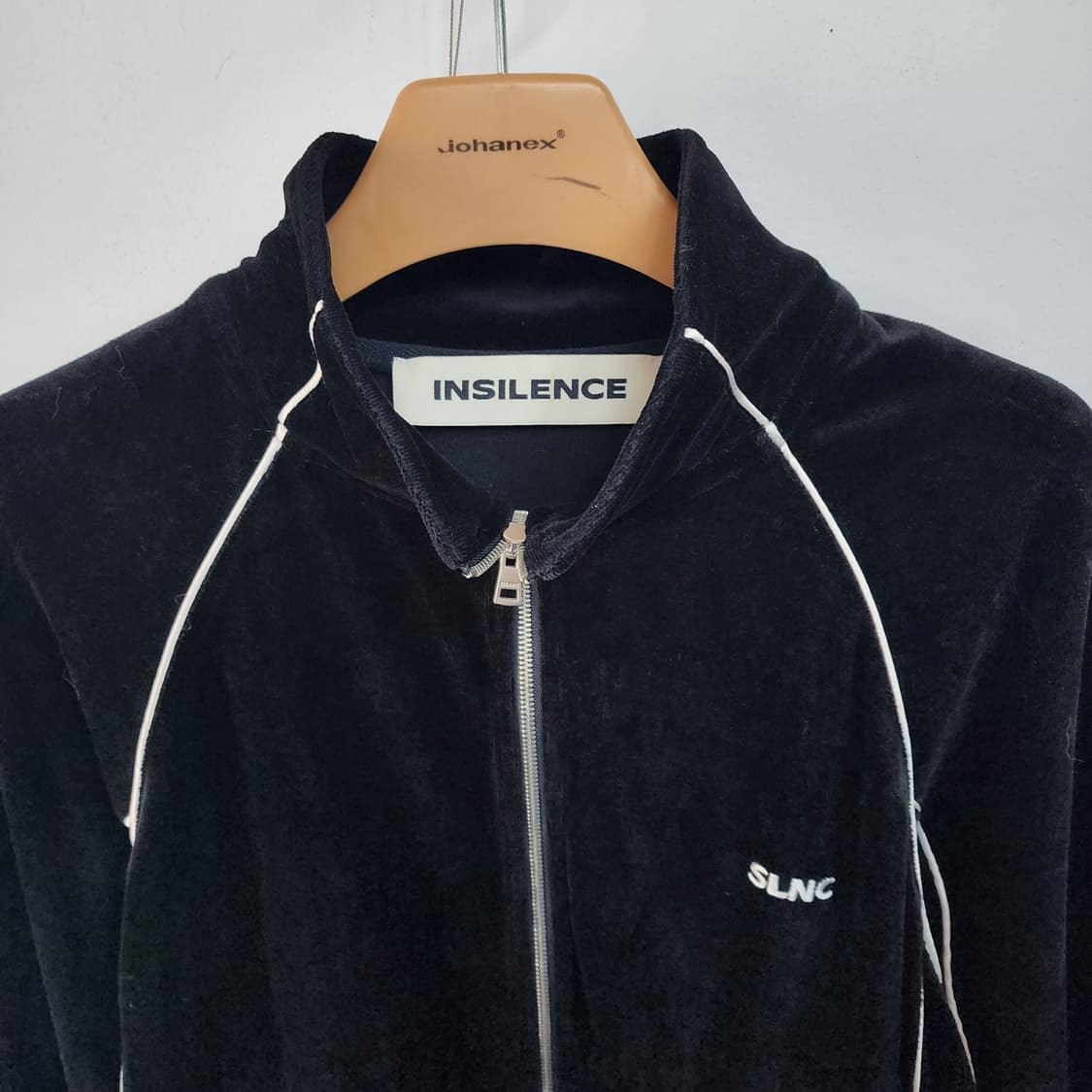 인사일런스 벨벳 트랙 자켓 블랙 상품이미지2