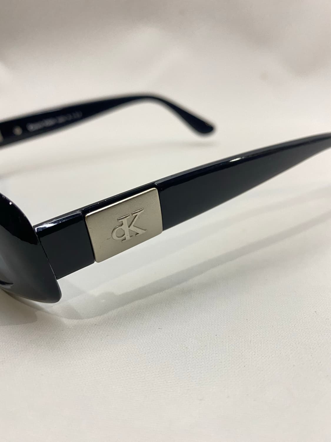 Calvin Klein 각인 포인트 선글라스  상품이미지3