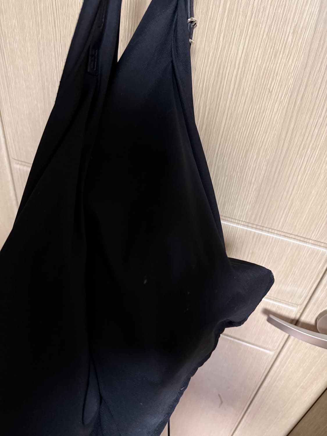 자라 블랙 새틴 토트백 상품이미지8