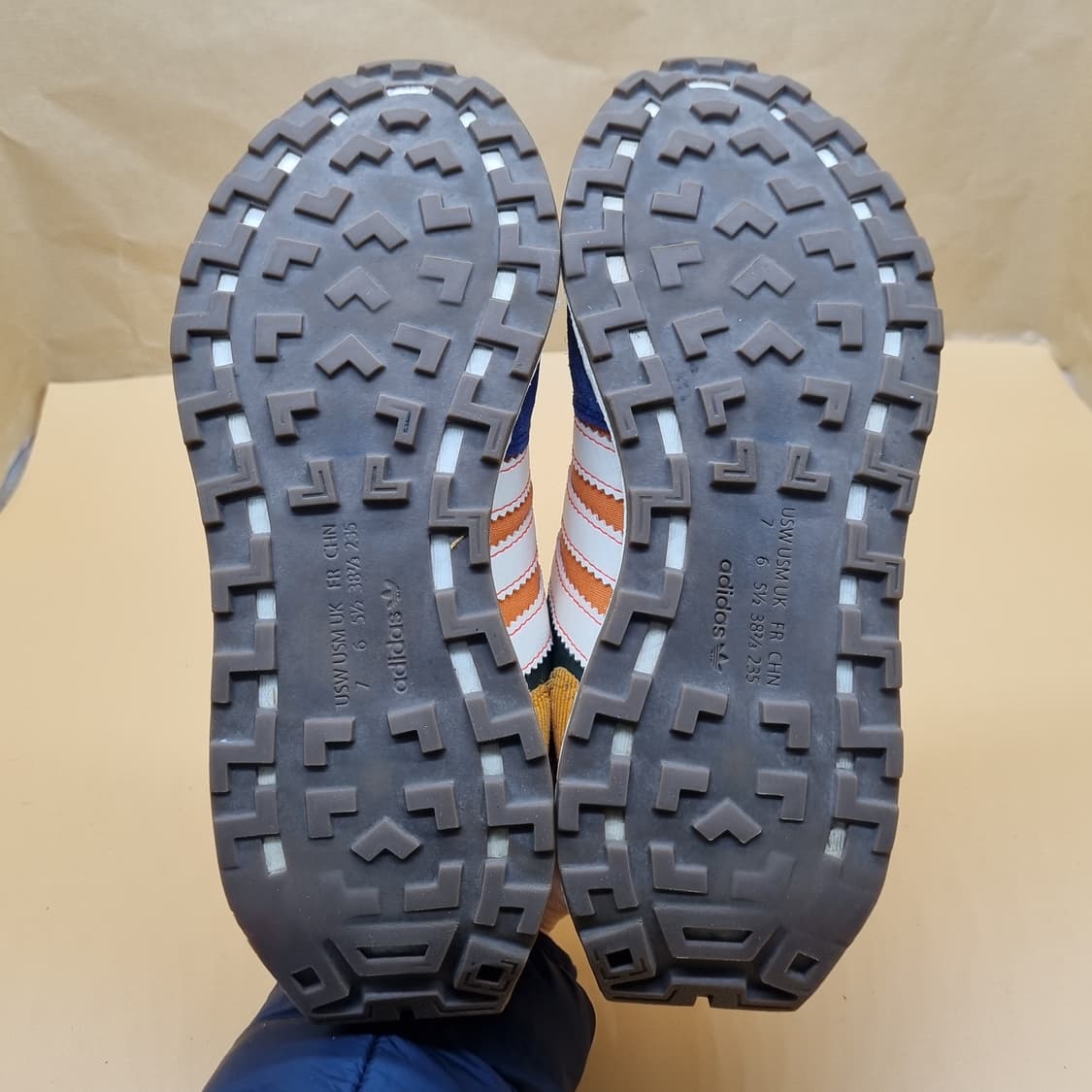 아디다스 레트로피 e5 여성운동화240  상품이미지3