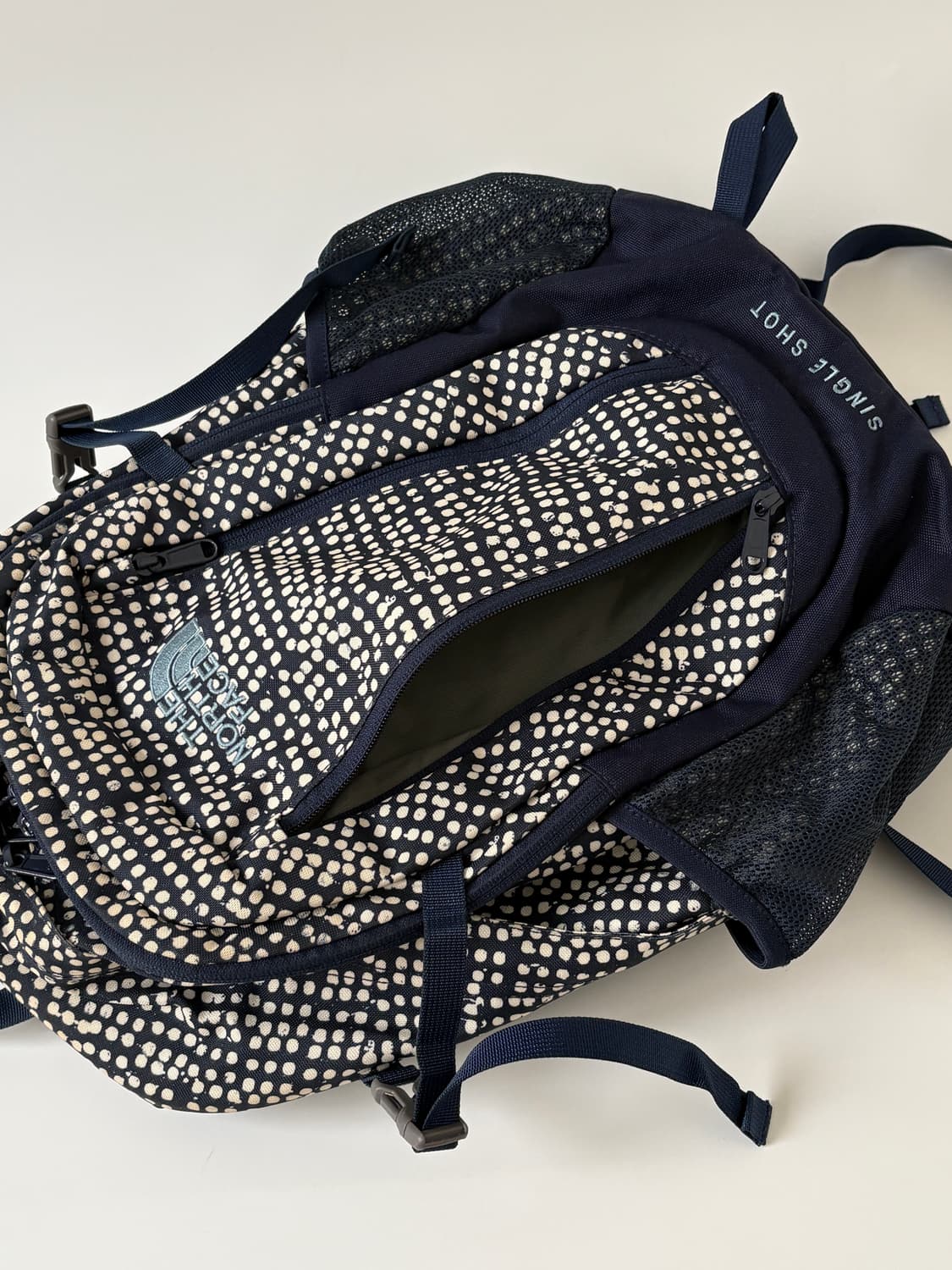 Single Shot Backpack 20L (Navy Dot) 상품이미지5