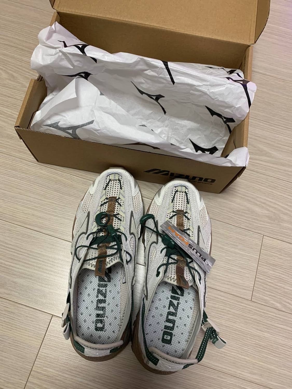 (새상품 230) 미즈노 운동화 화이트/브라운 상품이미지1