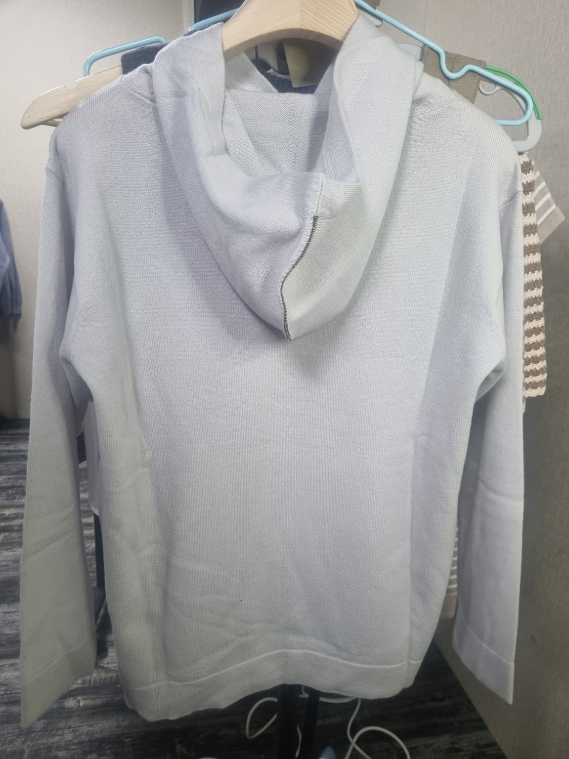 이태리 명품 브랜드 안드레모리스
100% 캐시미어 후드 니트 상품이미지2