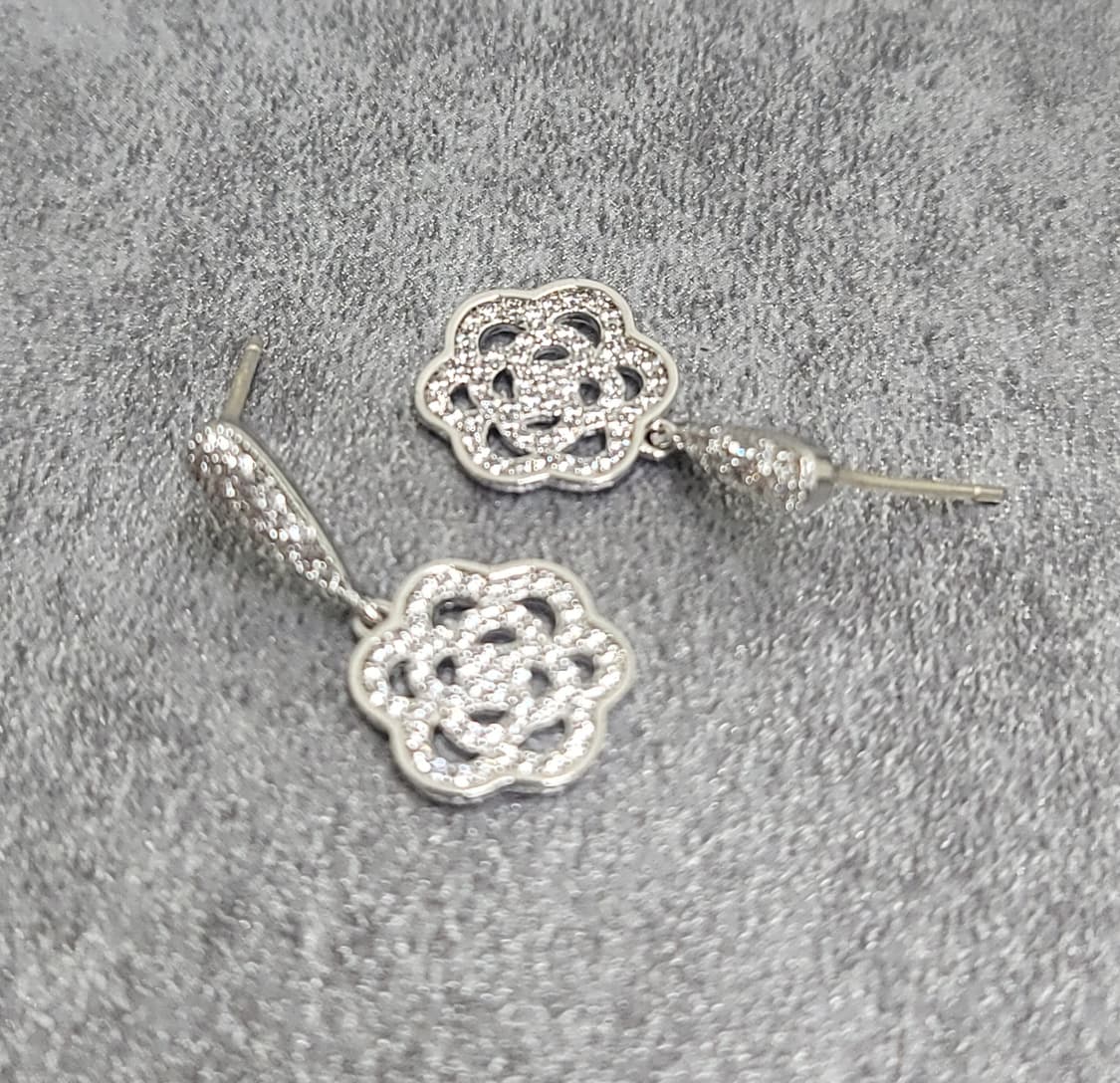 pave earrings 상품이미지2