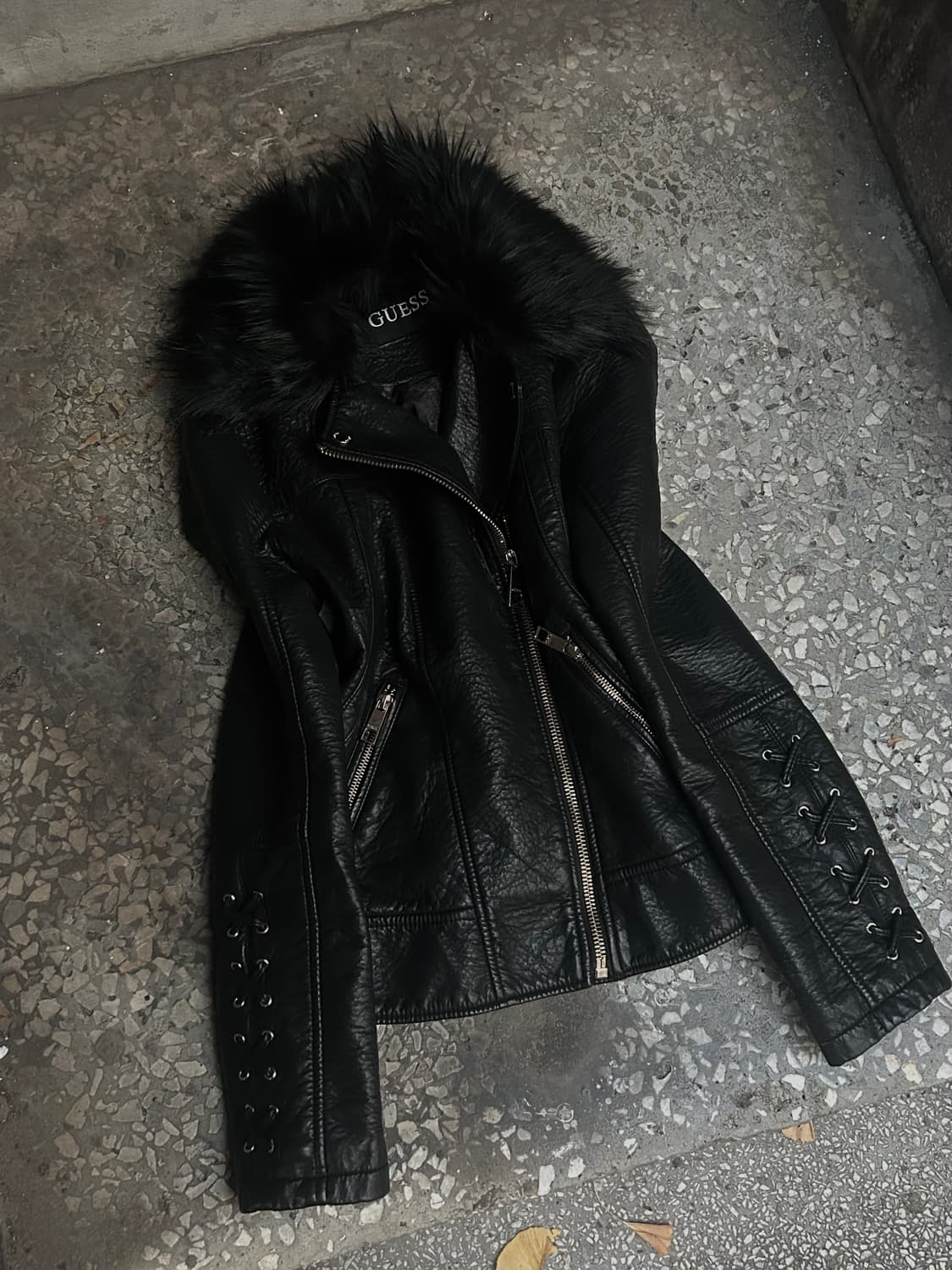 Guess V-kei black lace up fur leather jk 상품이미지2