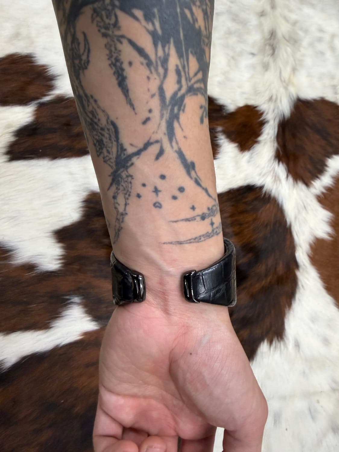 Butler & Wilson 크리스탈 스컬 레더 뱅글 상품이미지3