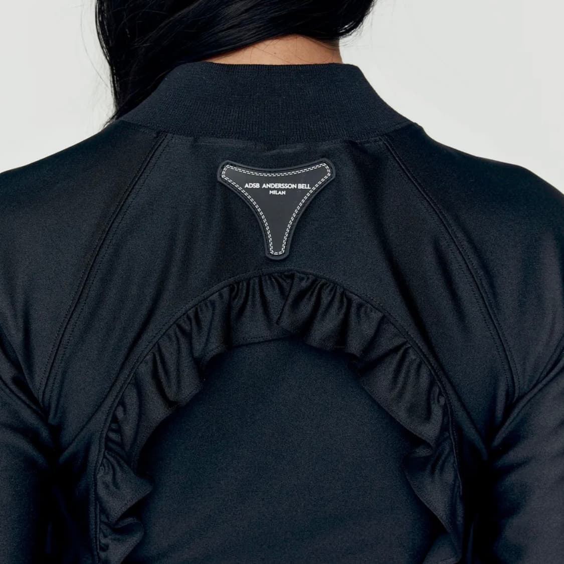 앤더슨벨 라일리 러플 타이트 집업 블랙 m 상품이미지5