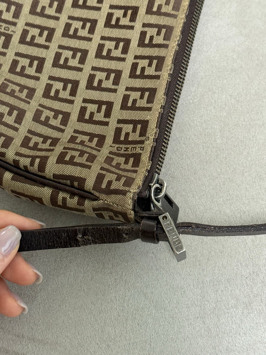 펜디 FF로고 미니 호보백 상품이미지2