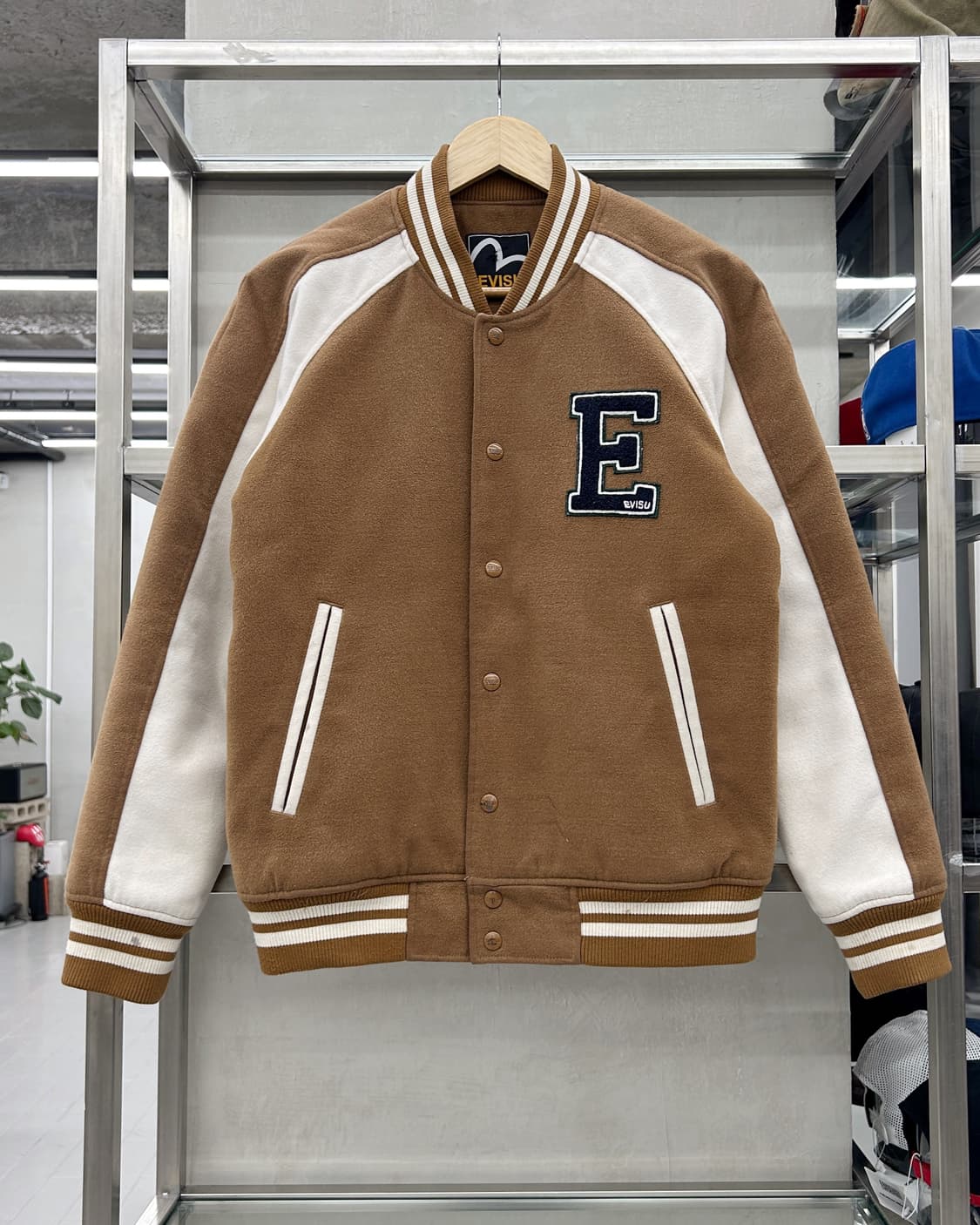 에비수 엠브로이드 울 바시티 자켓 상품이미지1