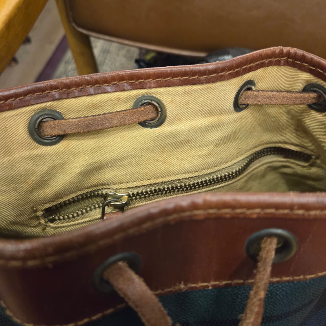 폴로 블랙와치 버킷백 상품이미지8