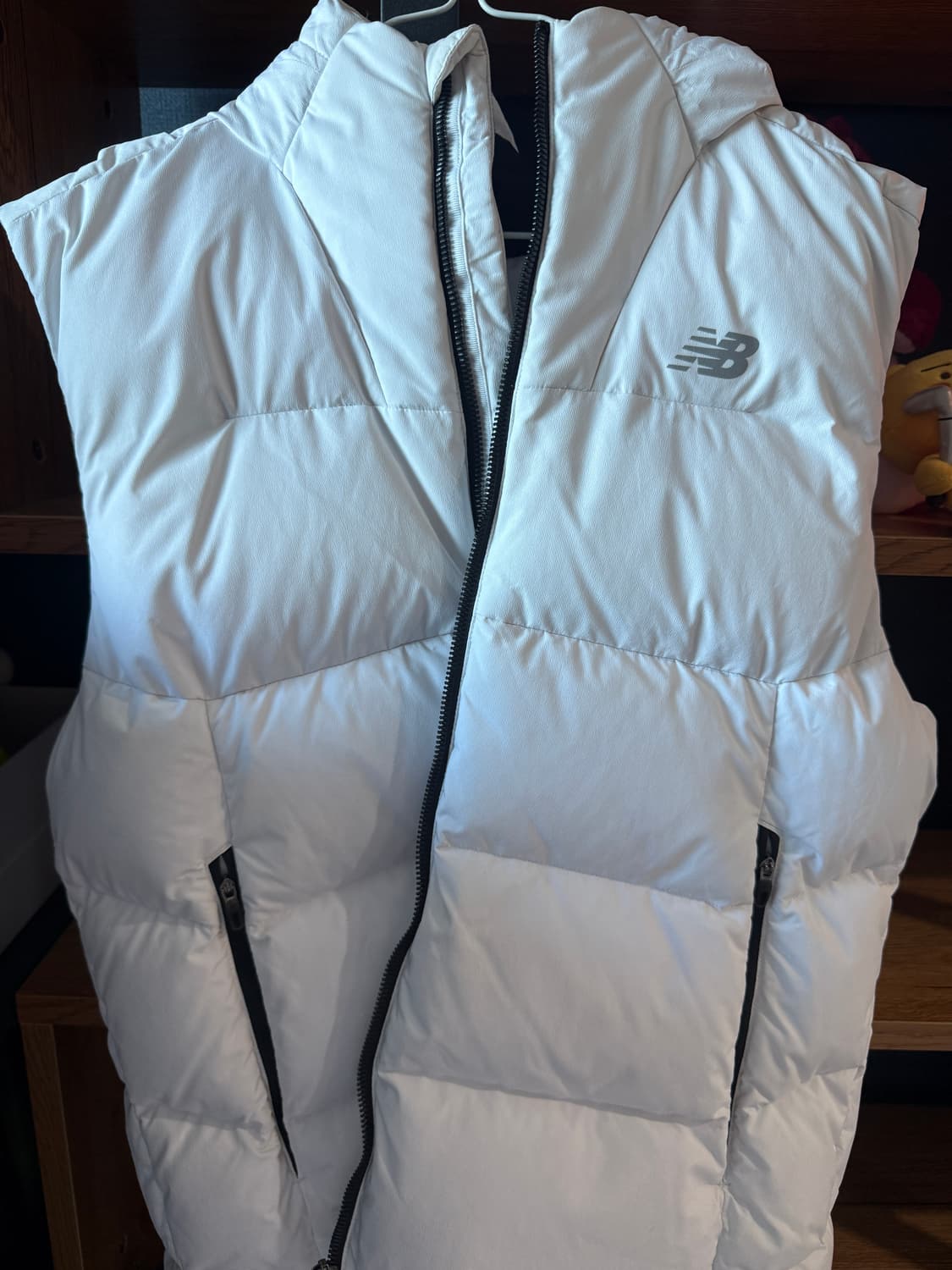 뉴발란스 화이트 패딩 조끼 상품이미지1
