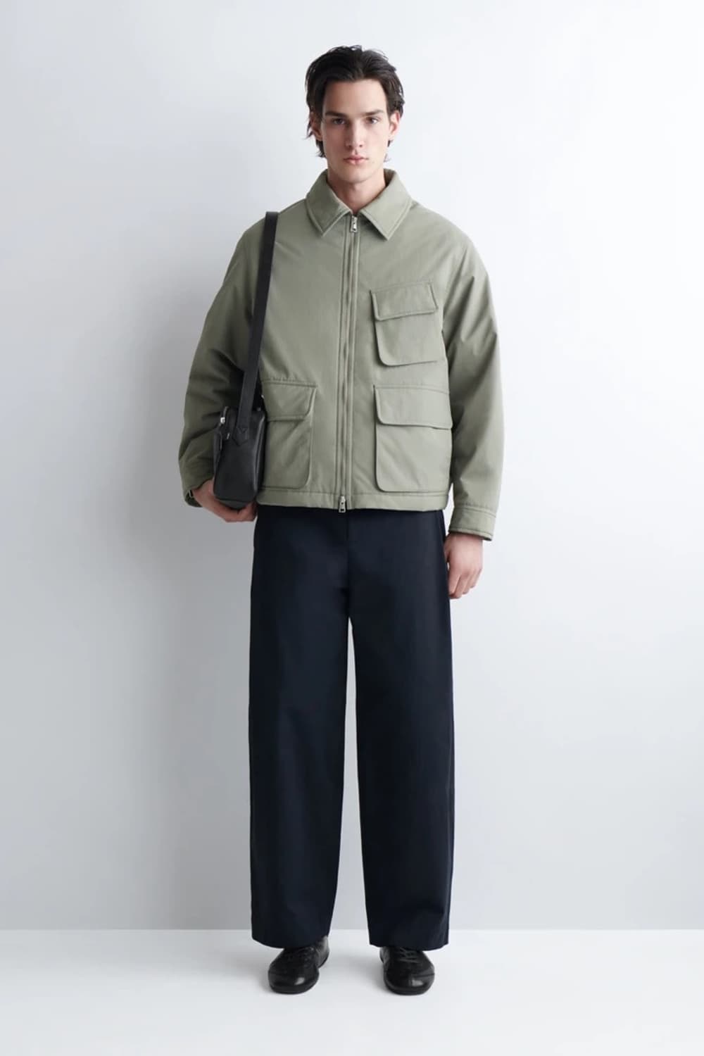 COS 클래식 크로스바디 백 레더 상품이미지4