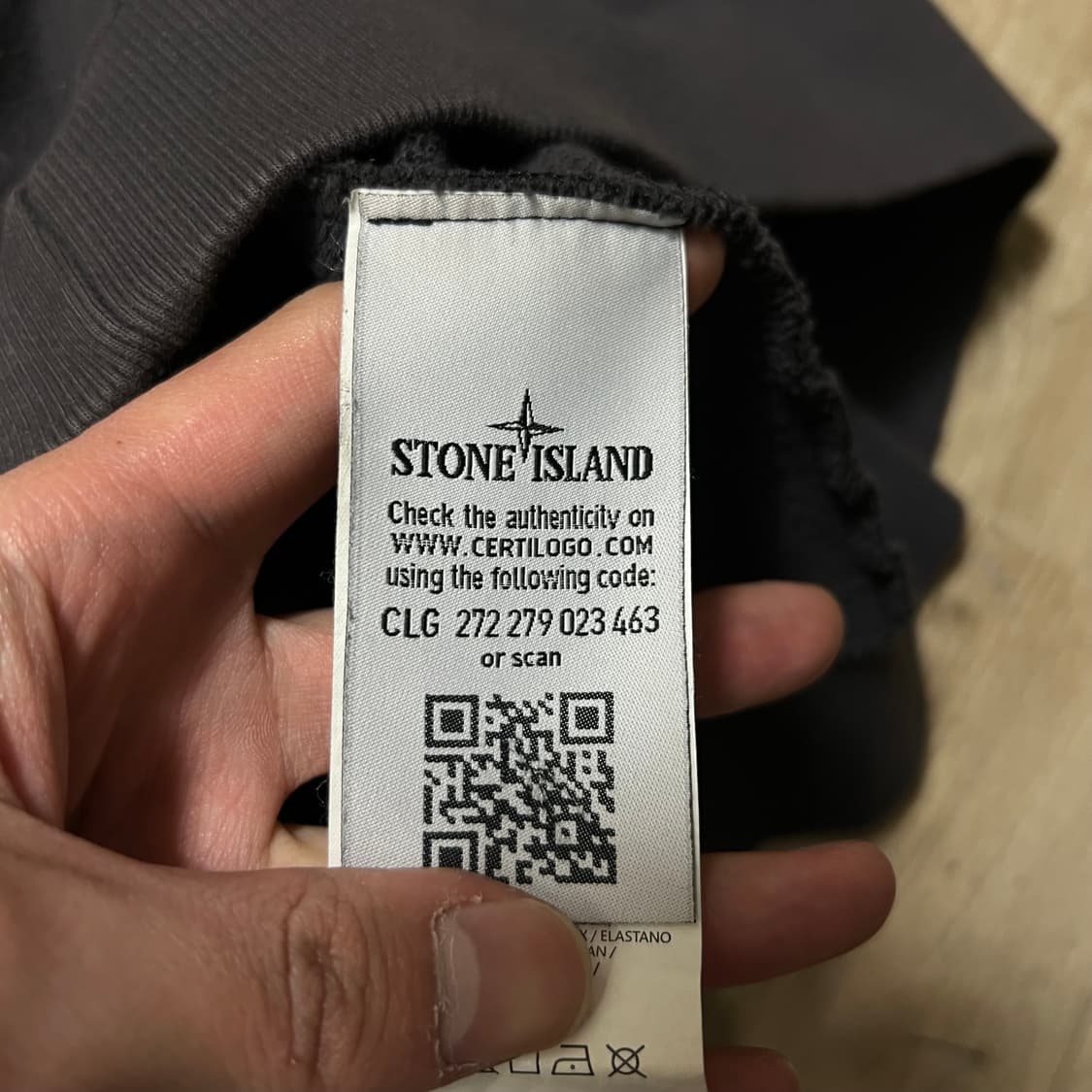 스톤아일랜드 시그니처 와펜 후드티 [차콜 그레이] L/100 상품이미지5