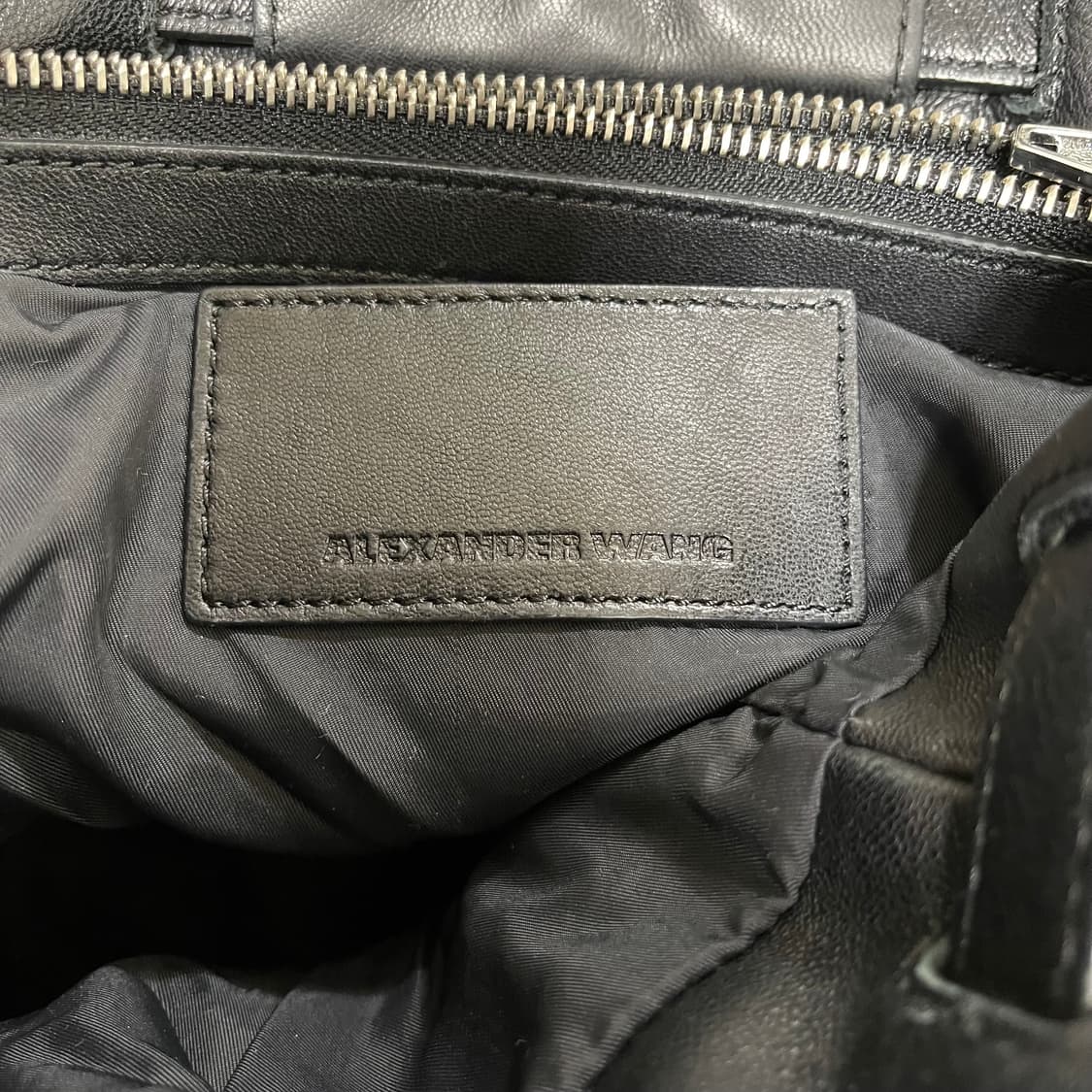 [OS] Alexander Wang 블랙 레더 크로스백 상품이미지10
