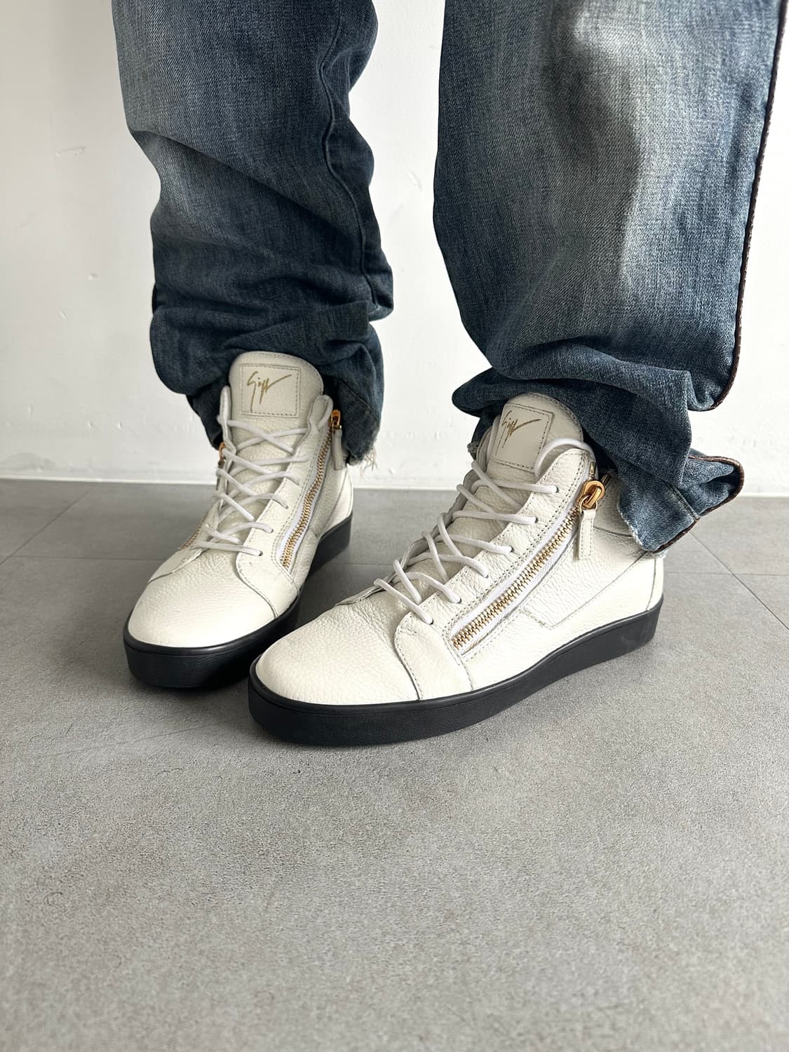 쥬세페자노티 오피움 사이드지퍼 레더 하이탑 상품이미지1