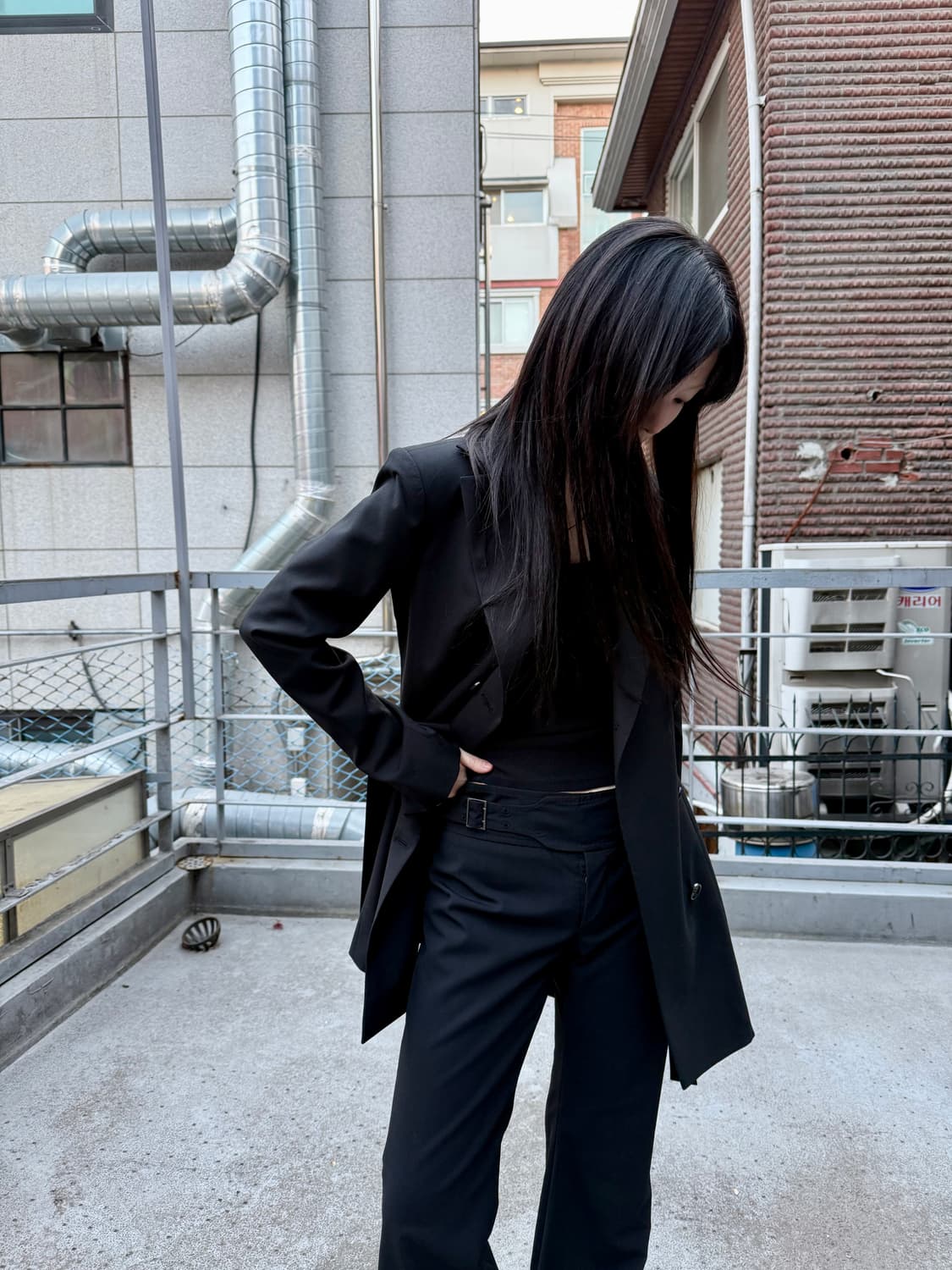 혜인서 미니멀리즘 스트랩 블레이저 상품이미지3