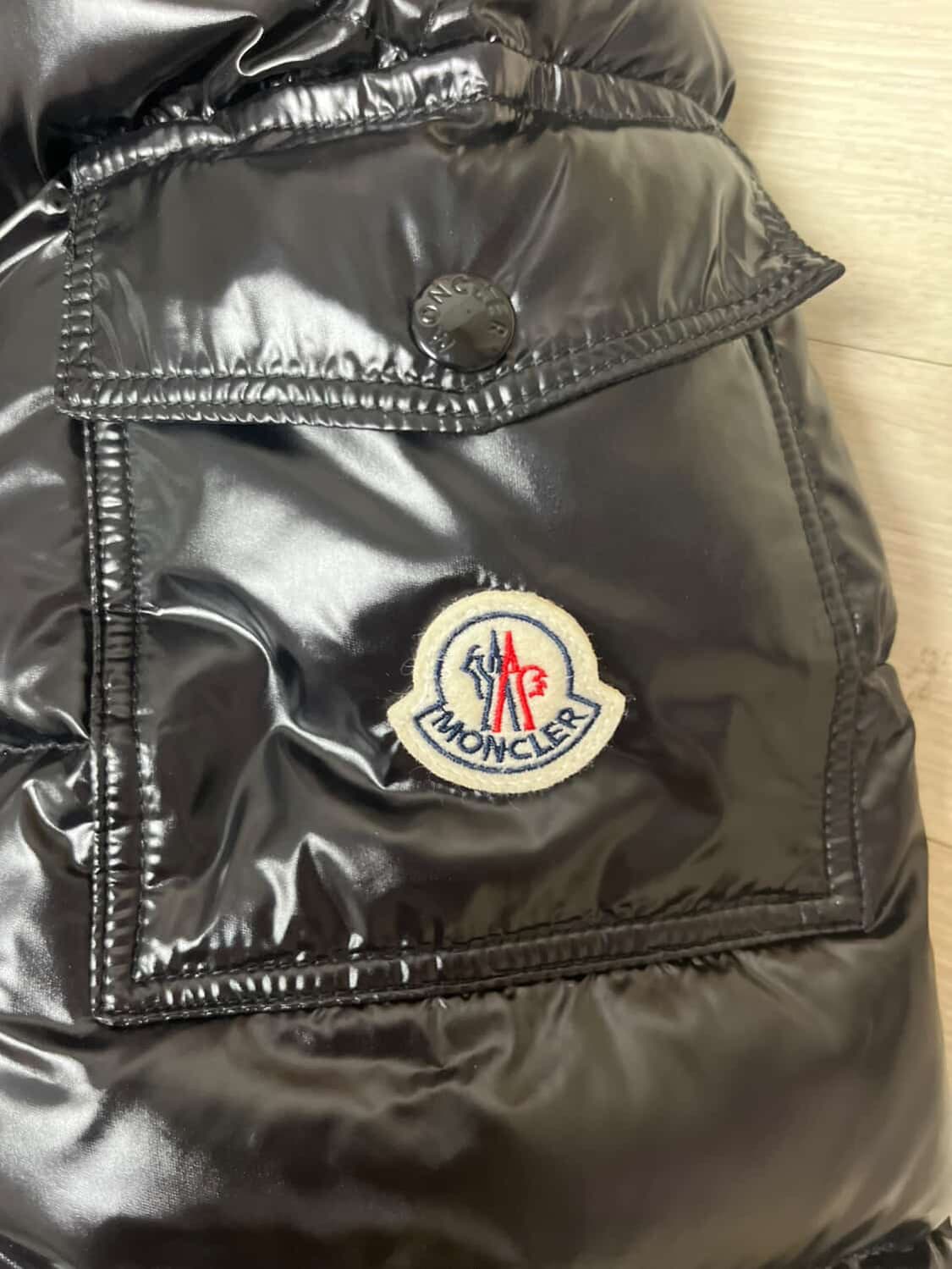 몽클레어 마야 유광 블랙패딩 팝니다 상품이미지2