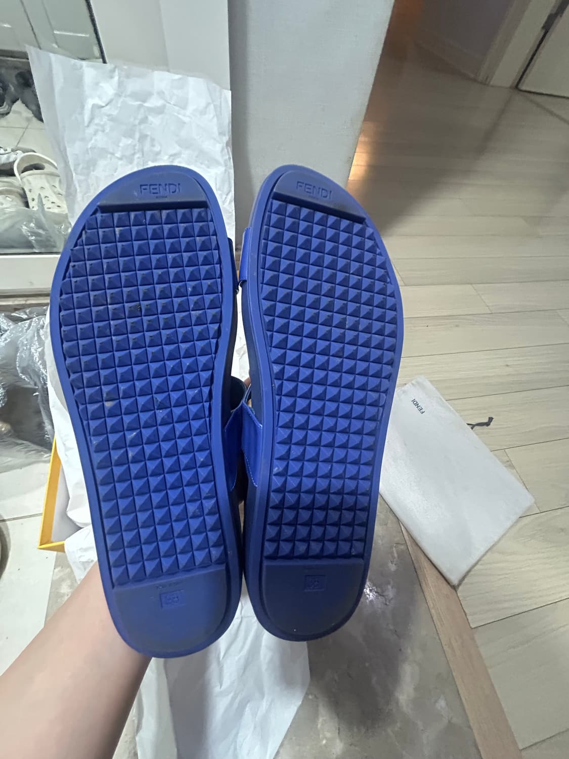 펜디 블루 샌들 상품이미지5