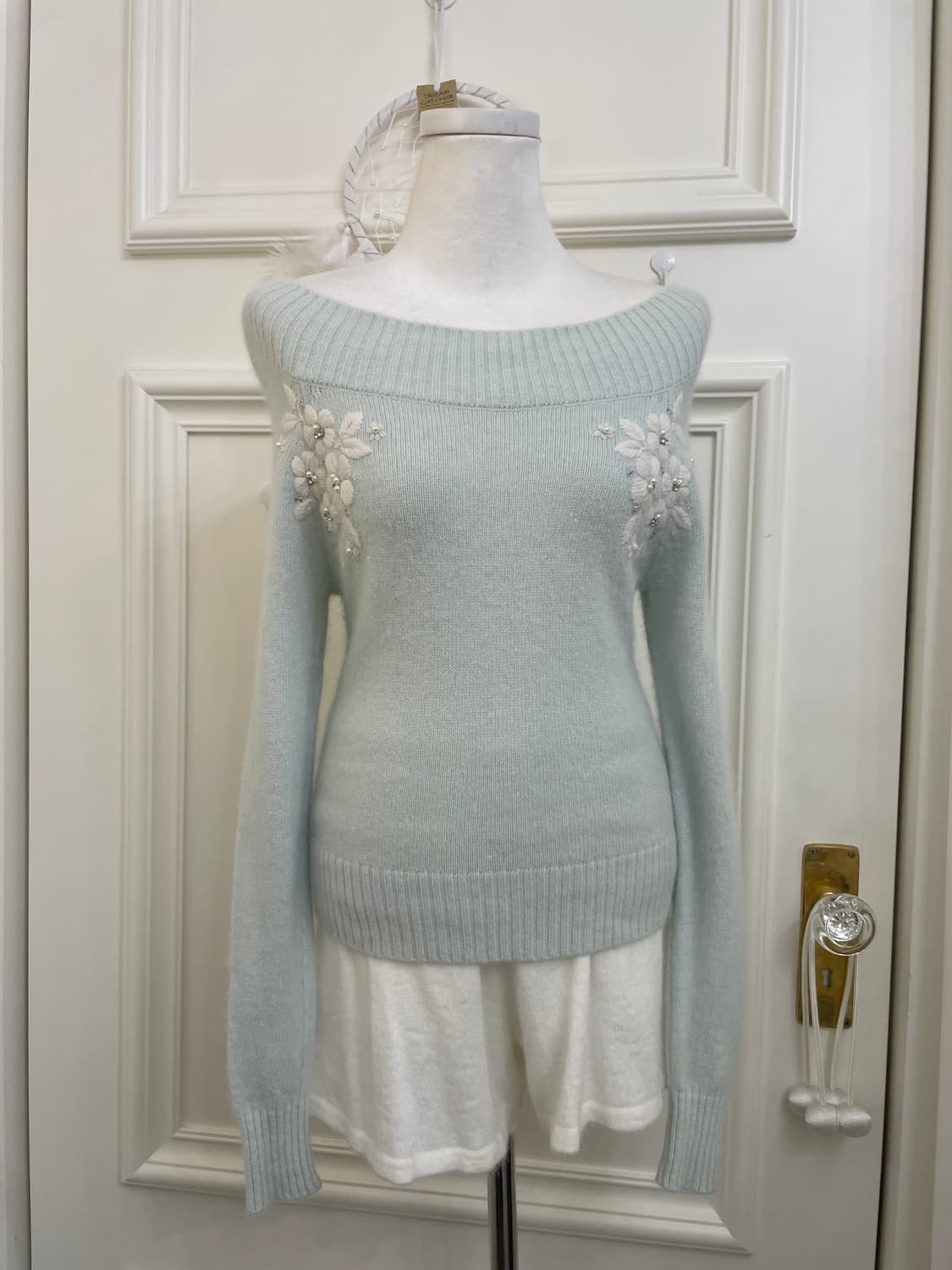 mint white flower embroidery off-shoulde 상품이미지5