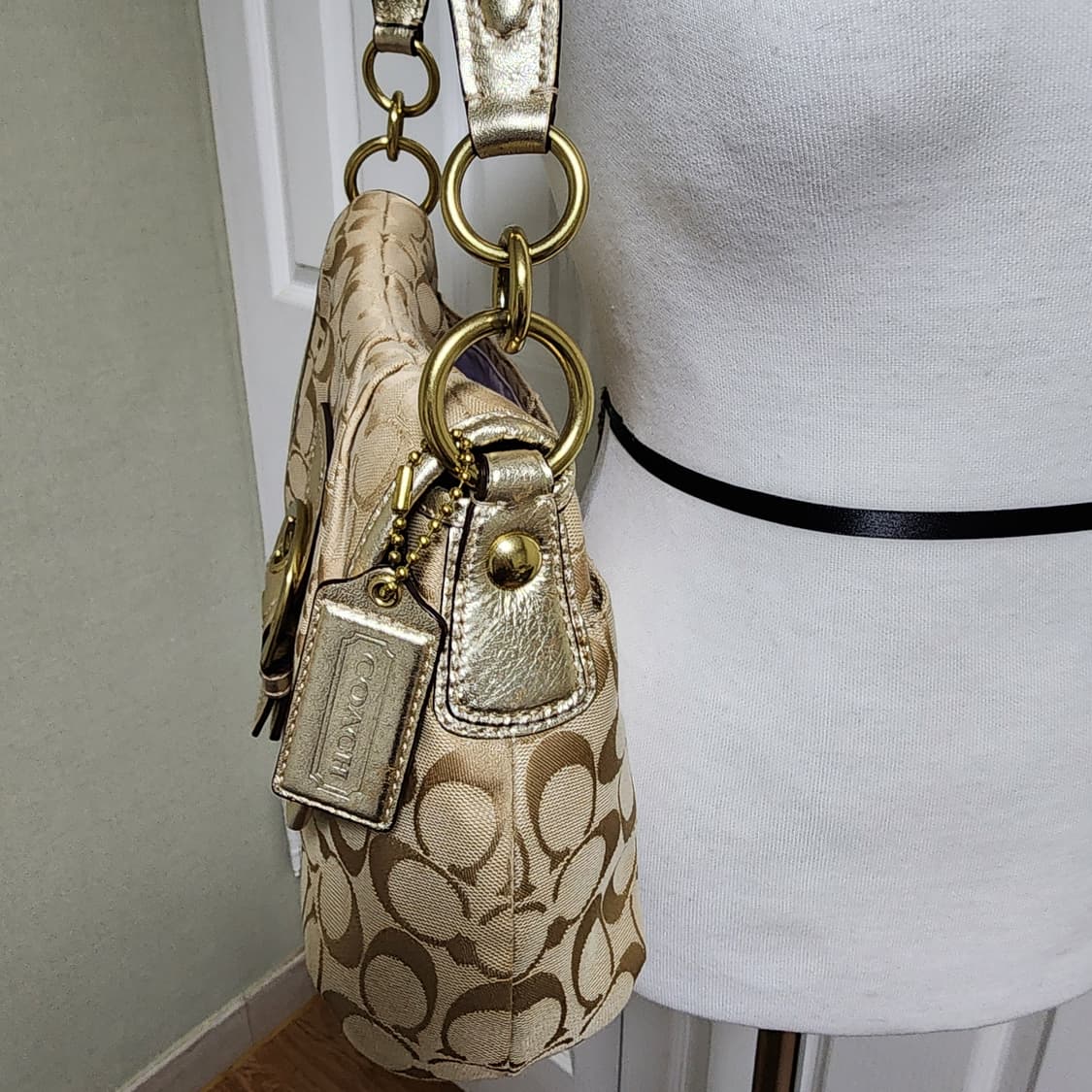 코치 숄더백 상품이미지2