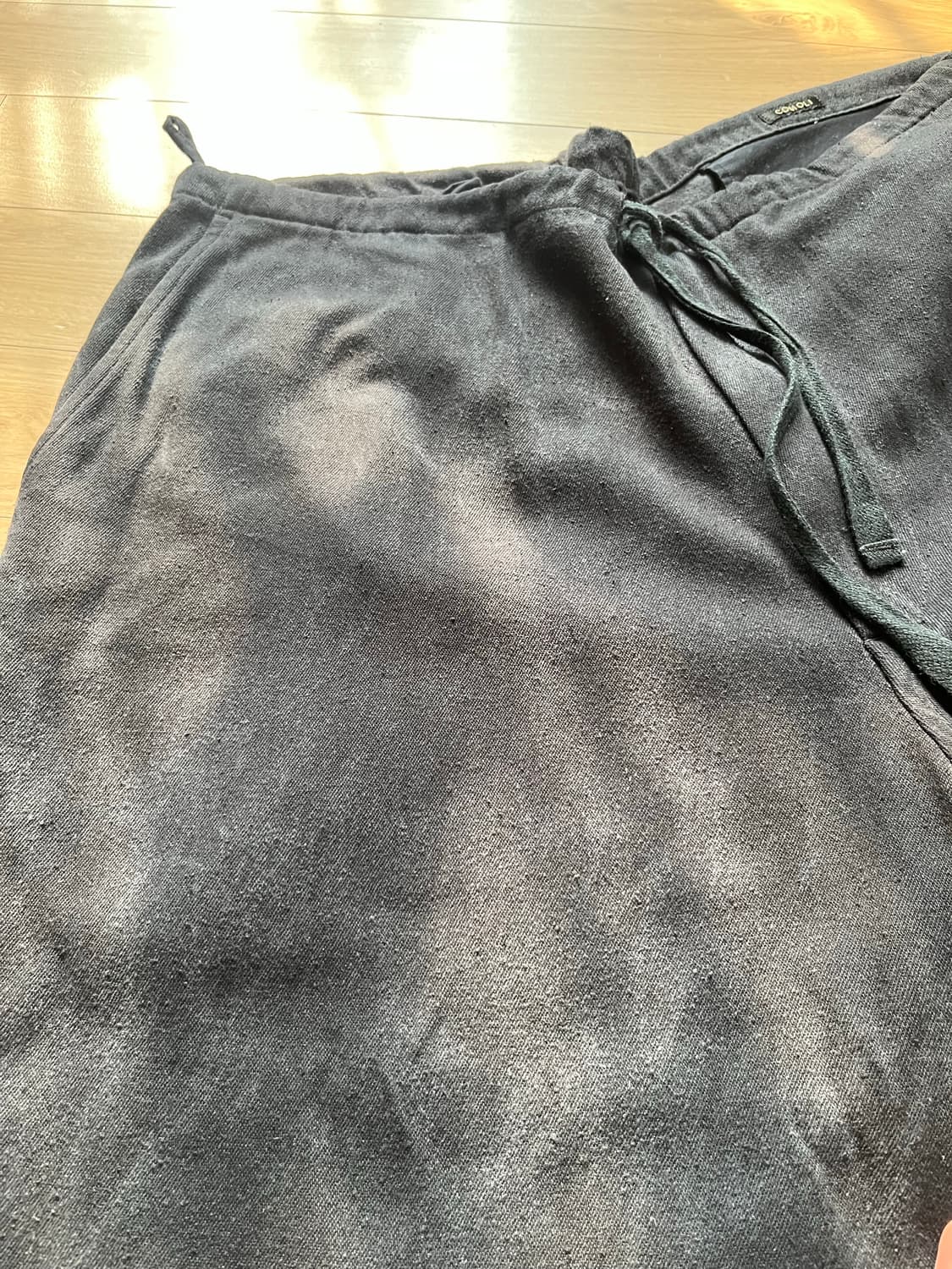 [1] 코모리 드로우 스트링 실크 블랙 팬츠 상품이미지2