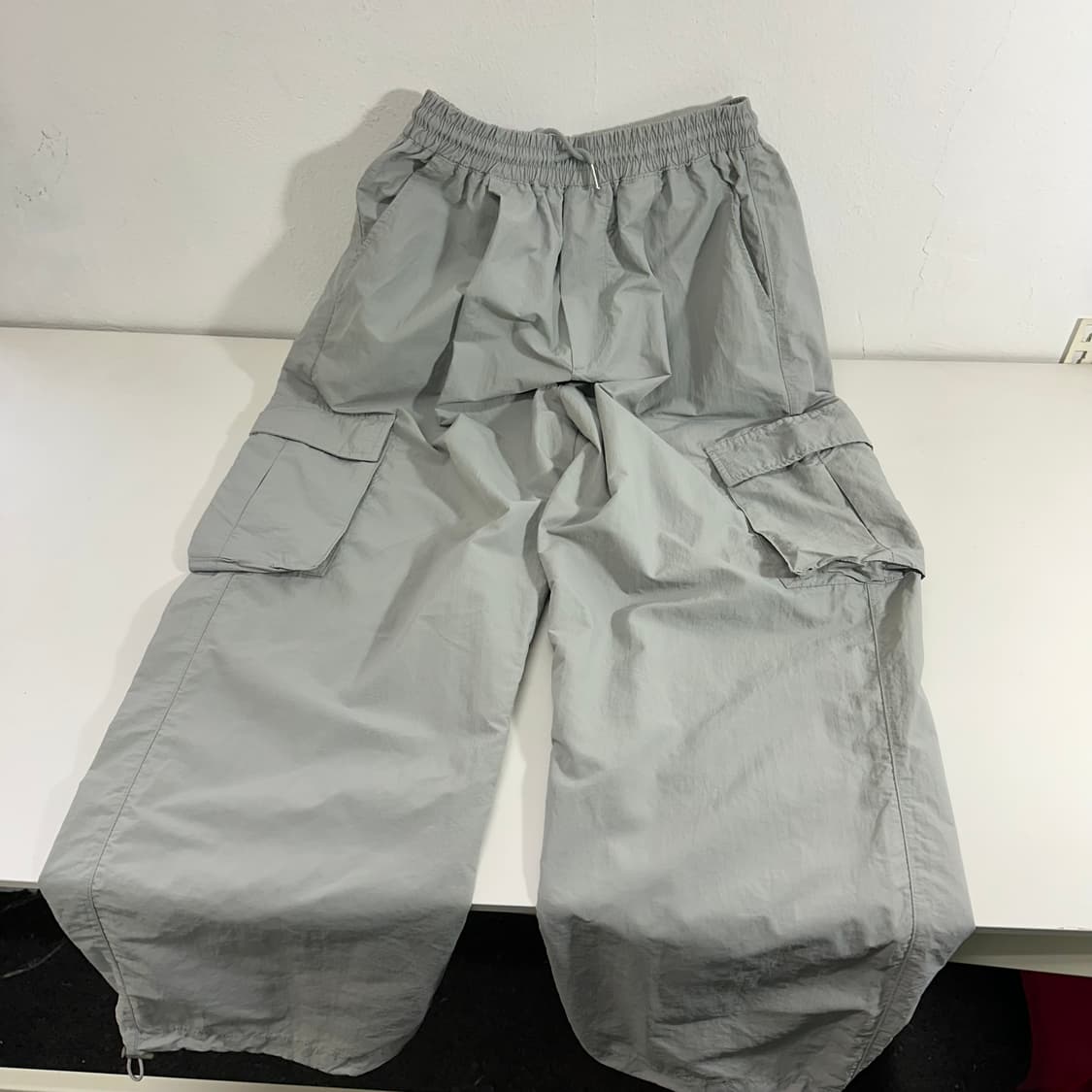 L 낫포너드 그레이 세미와이드핏 카고 나일론팬츠 상품이미지4